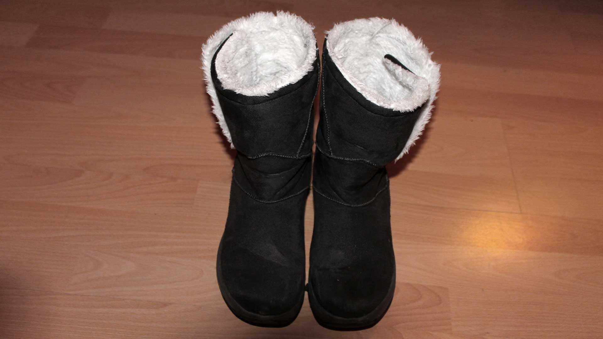 Is-It-Safe-to-Put-Away-Your-Snow-Boots--Better-Let-Them-Collect-Dust-Beside-Your-Front-Door-All-Year,-Just-in-Case.jpg