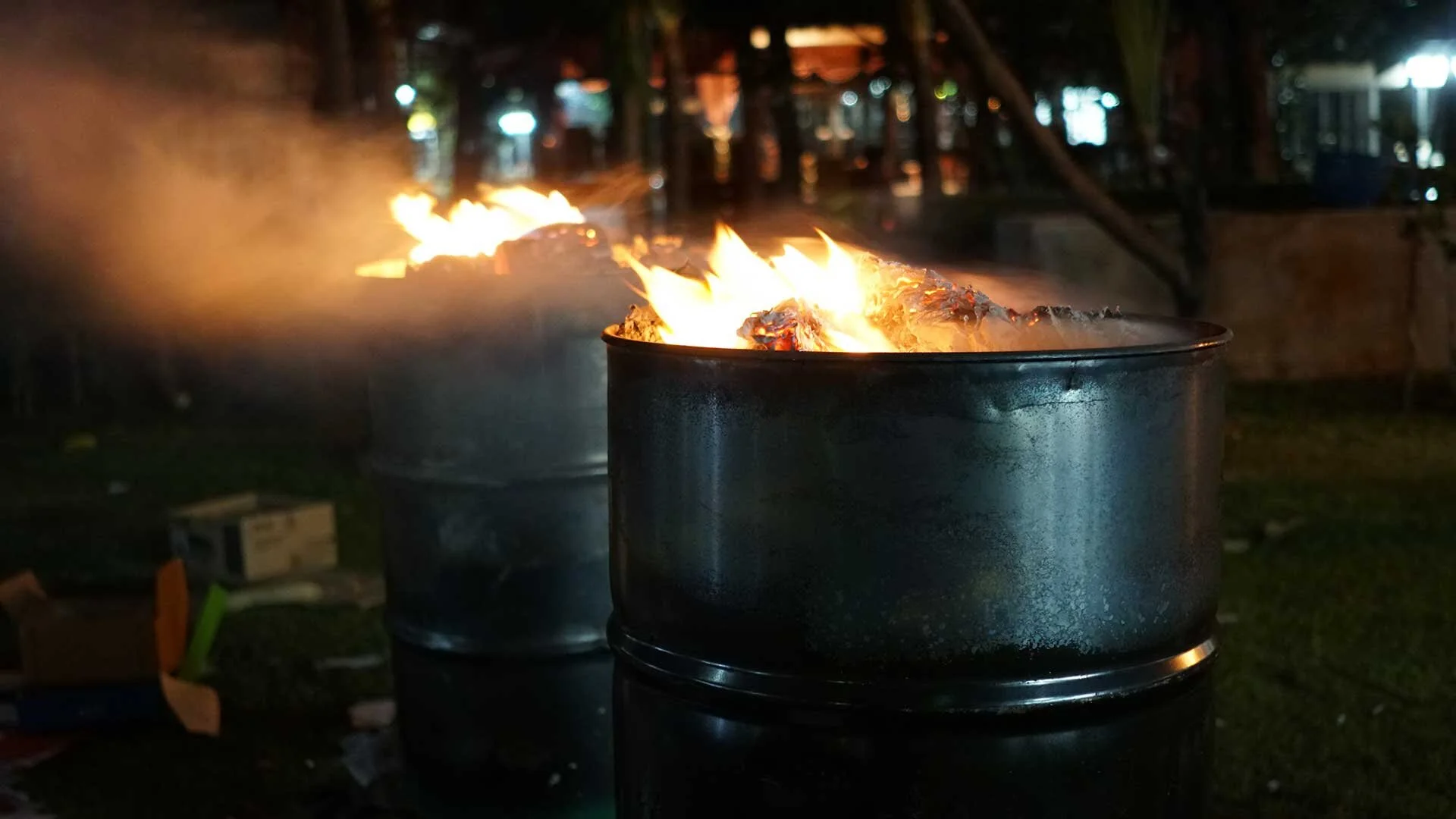 St.-Paul-Votes-to-Replace-Sanitation-Services-With-Dystopian-Barrel-Fires.jpg