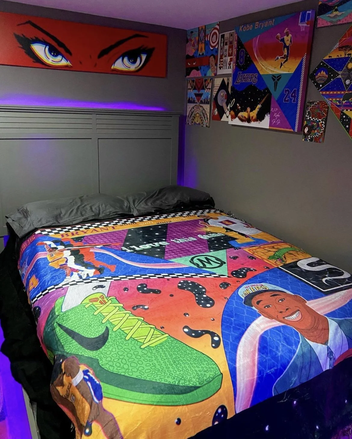  Photograph of the fleece blanket in its original form, prior to being repurposed as the base textile for the bubble jacket construction. (2nd Jacket) 