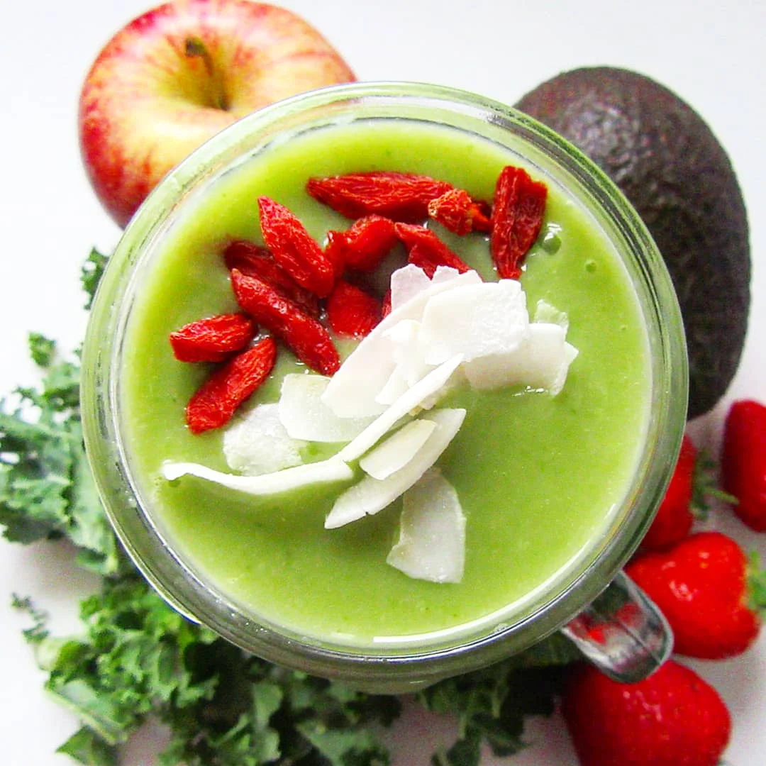 Refreshing Green Smoothie with Celery, Kale and Avocado