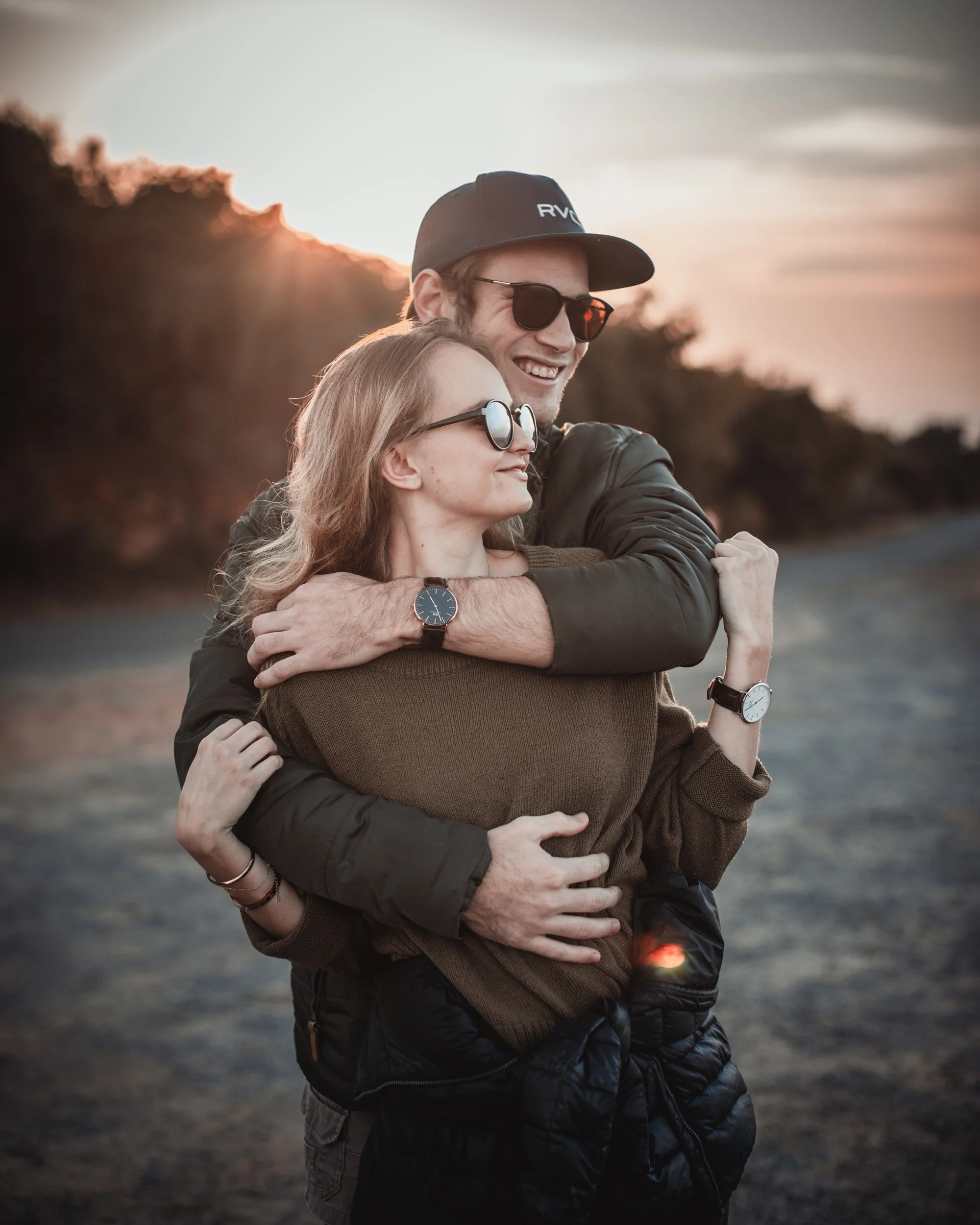 affection-blur-couple-2590706.jpg