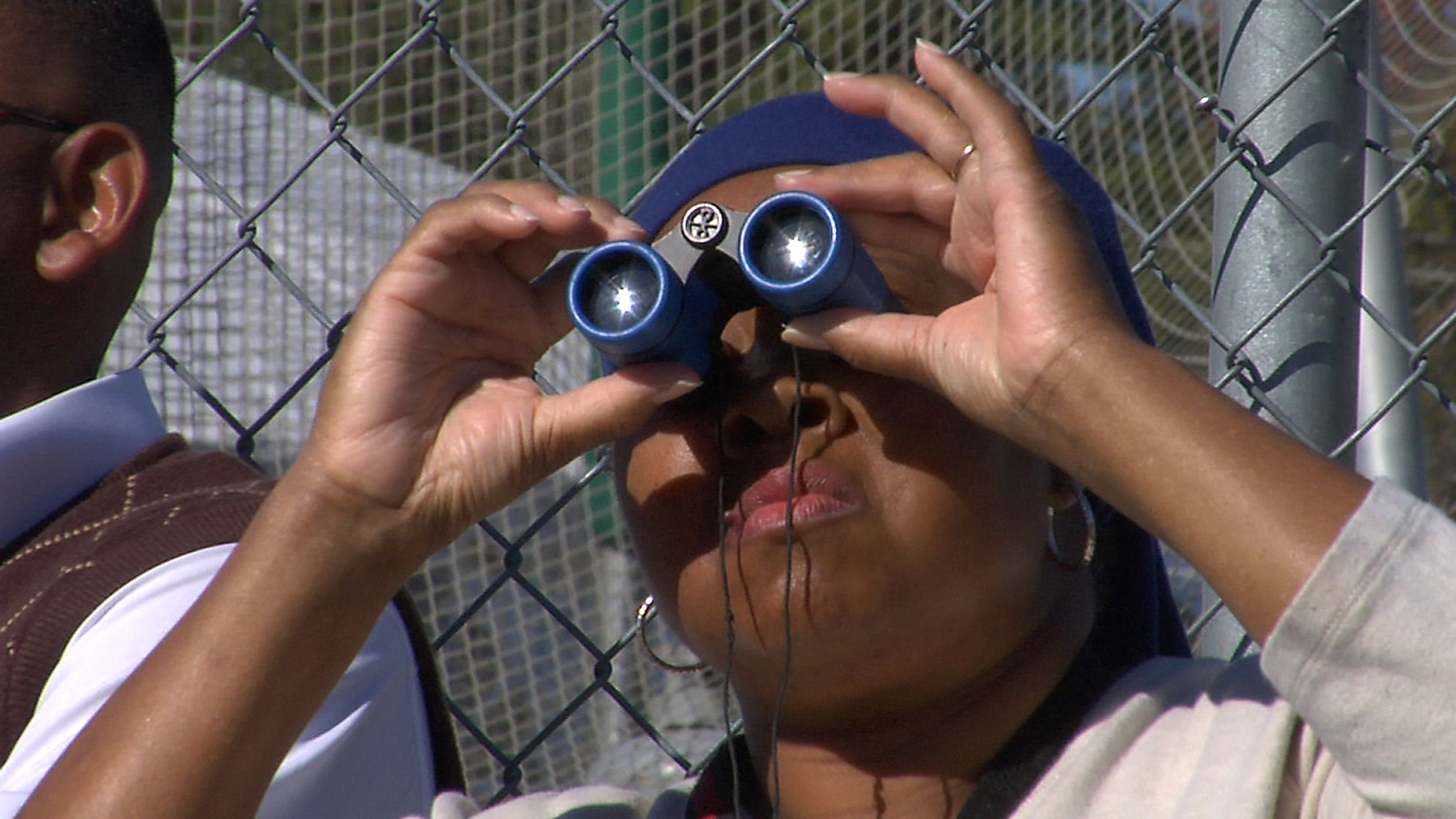 Binocular-Lady-Master.jpg