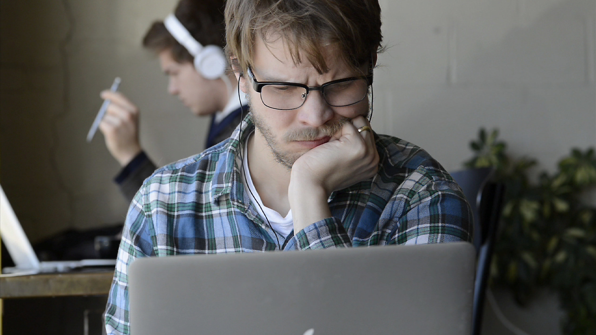 Unmoving-guy-1-MASTER.jpg