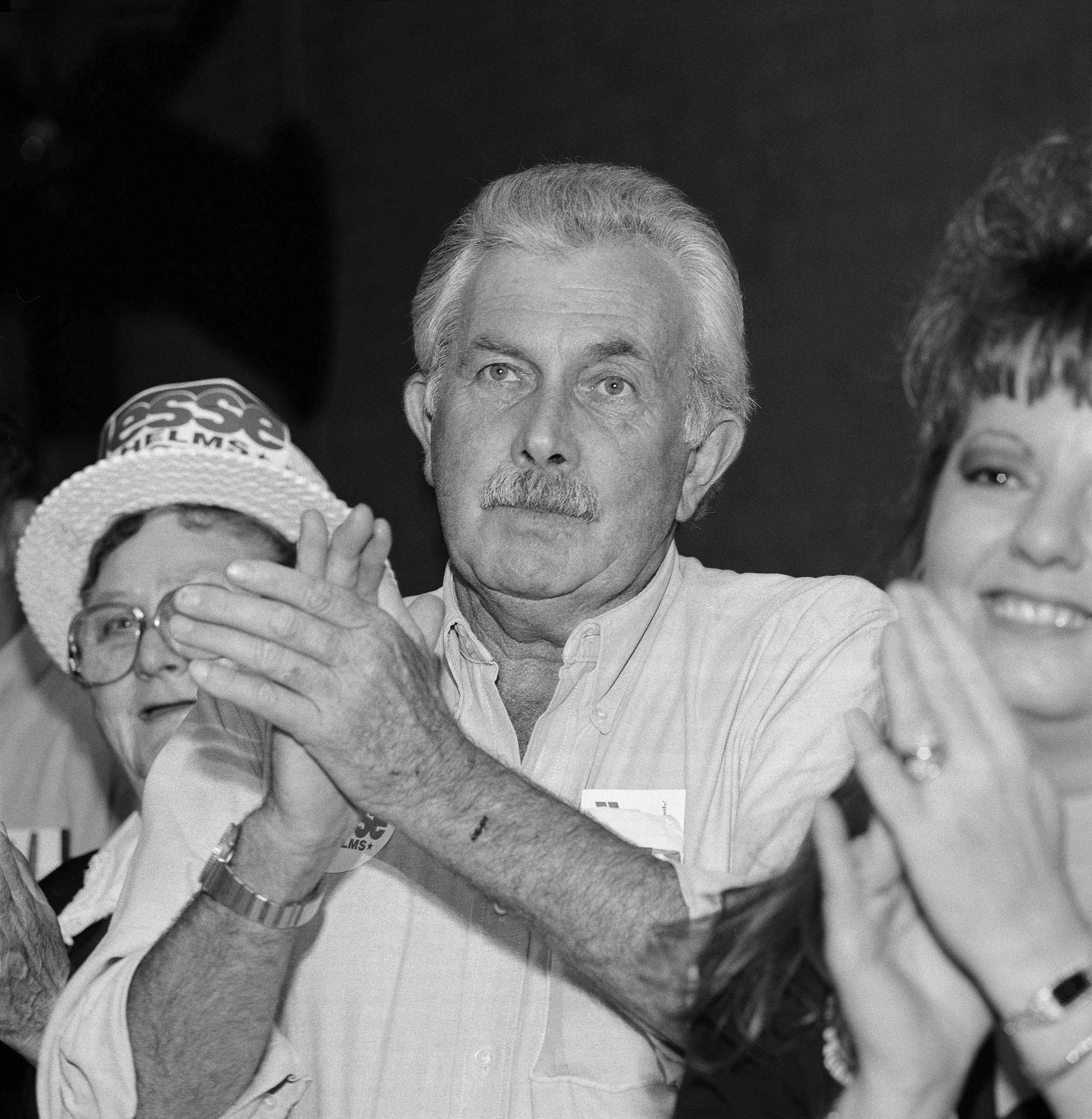 Man-two-Women-clap-MASTER.jpg
