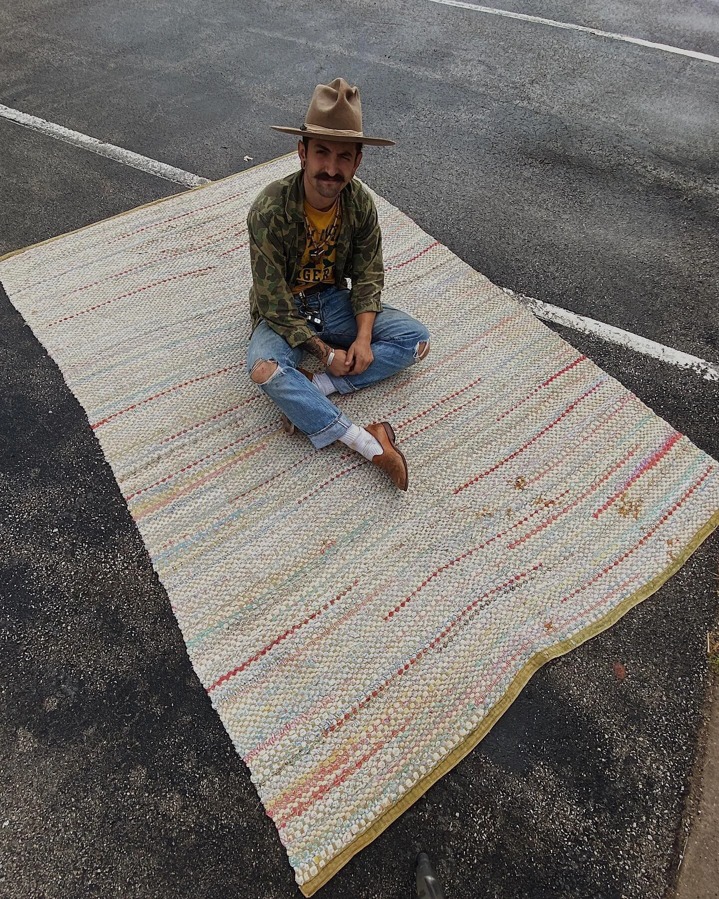 Hey I like rugs.