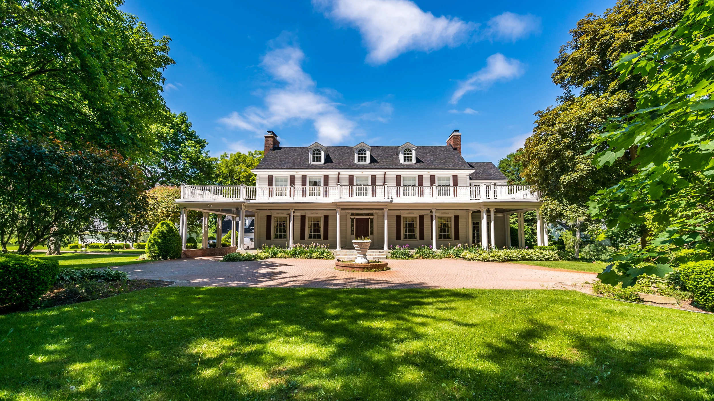 Exteriors (2 of 20).jpg