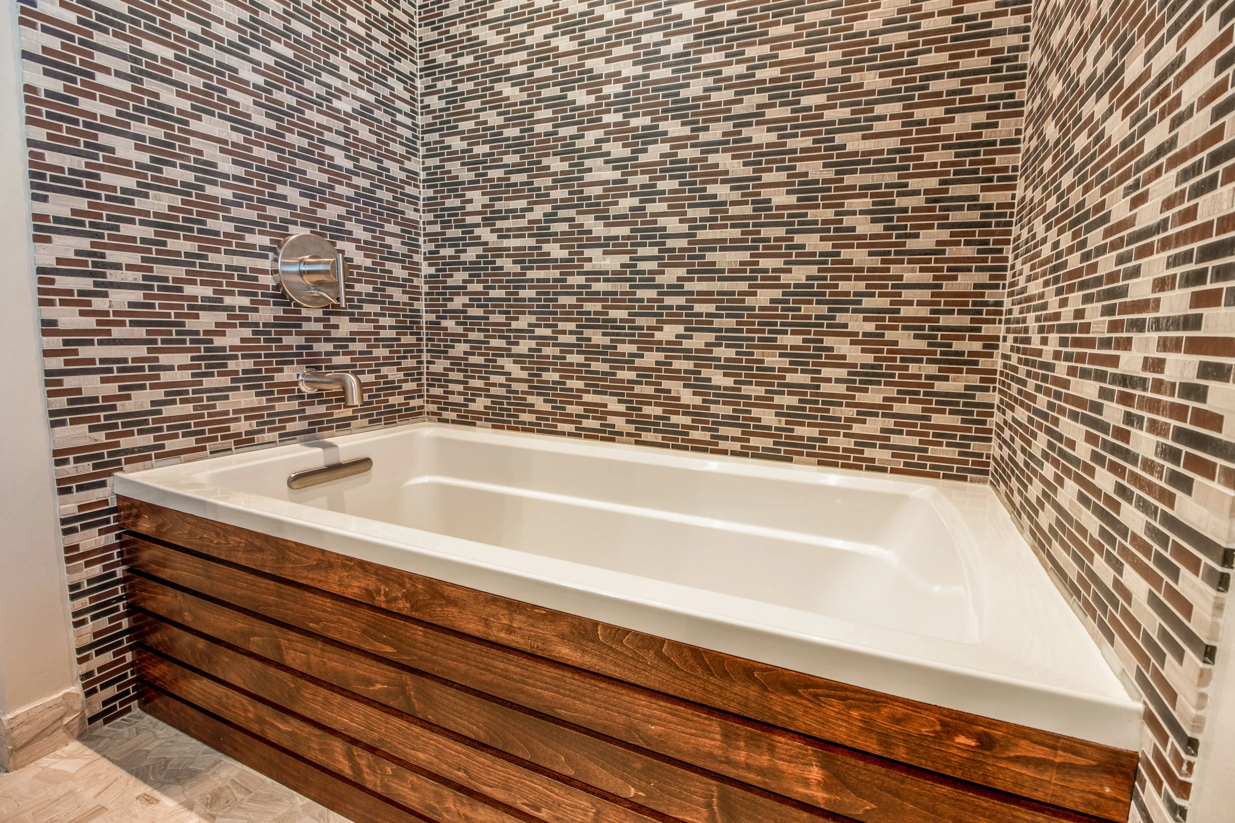 Bathtub (4 of 5).jpg