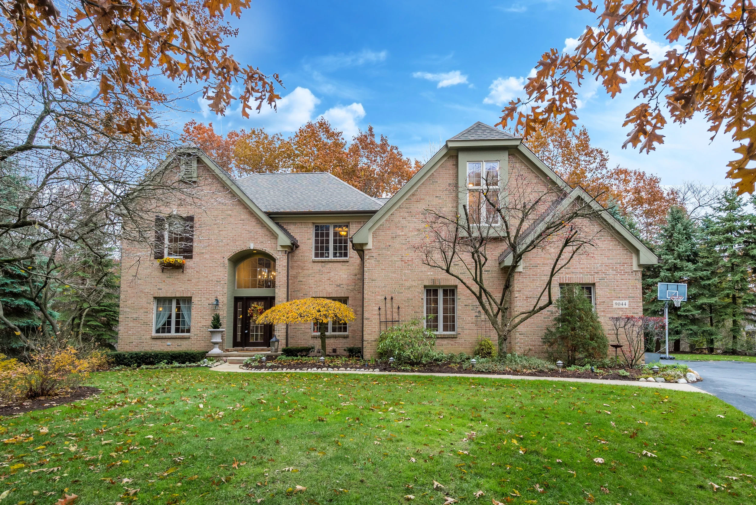 Exteriors (2 of 14).jpg