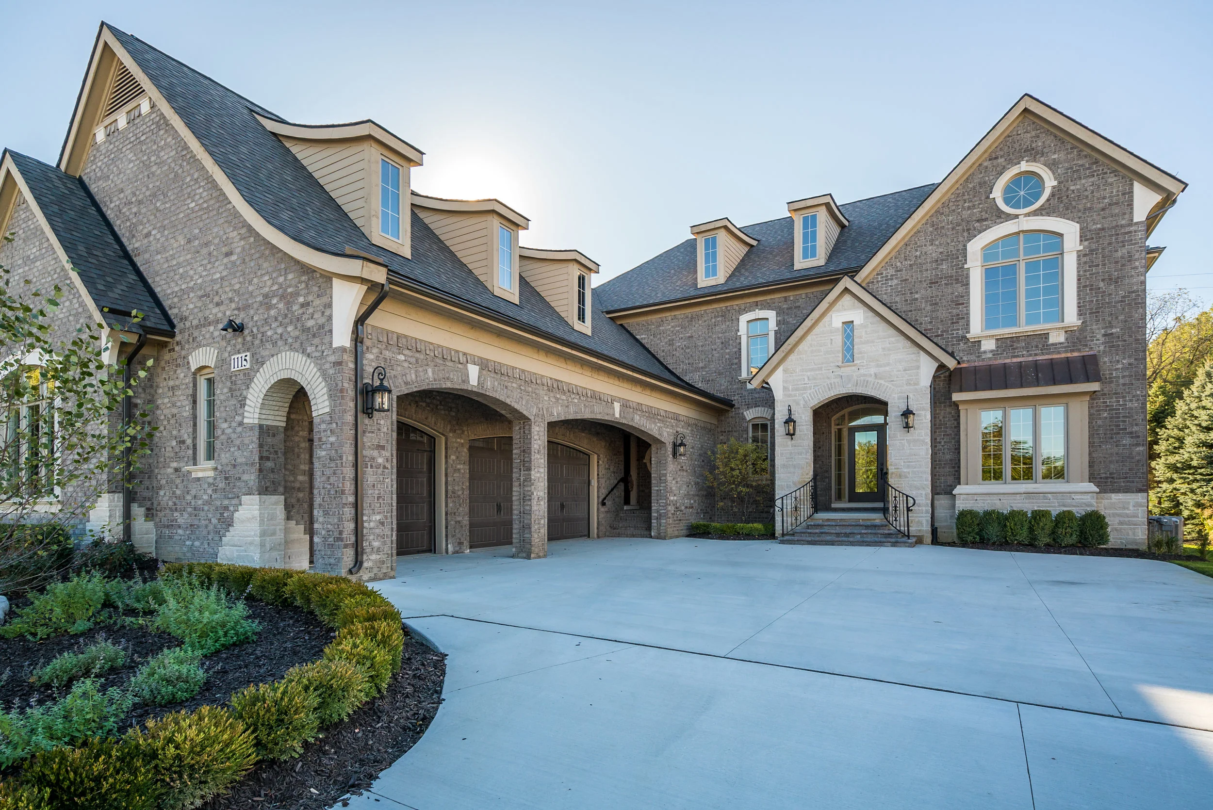 Exteriors (2 of 10).jpg