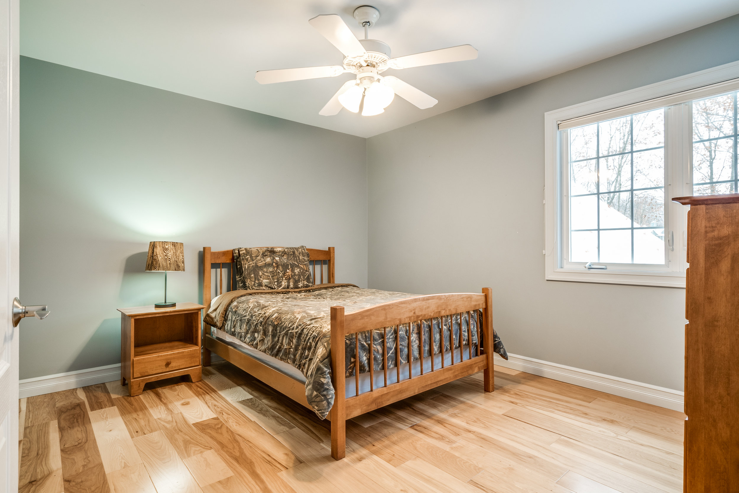 Upstairs Bed 2 (1 of 2).jpg