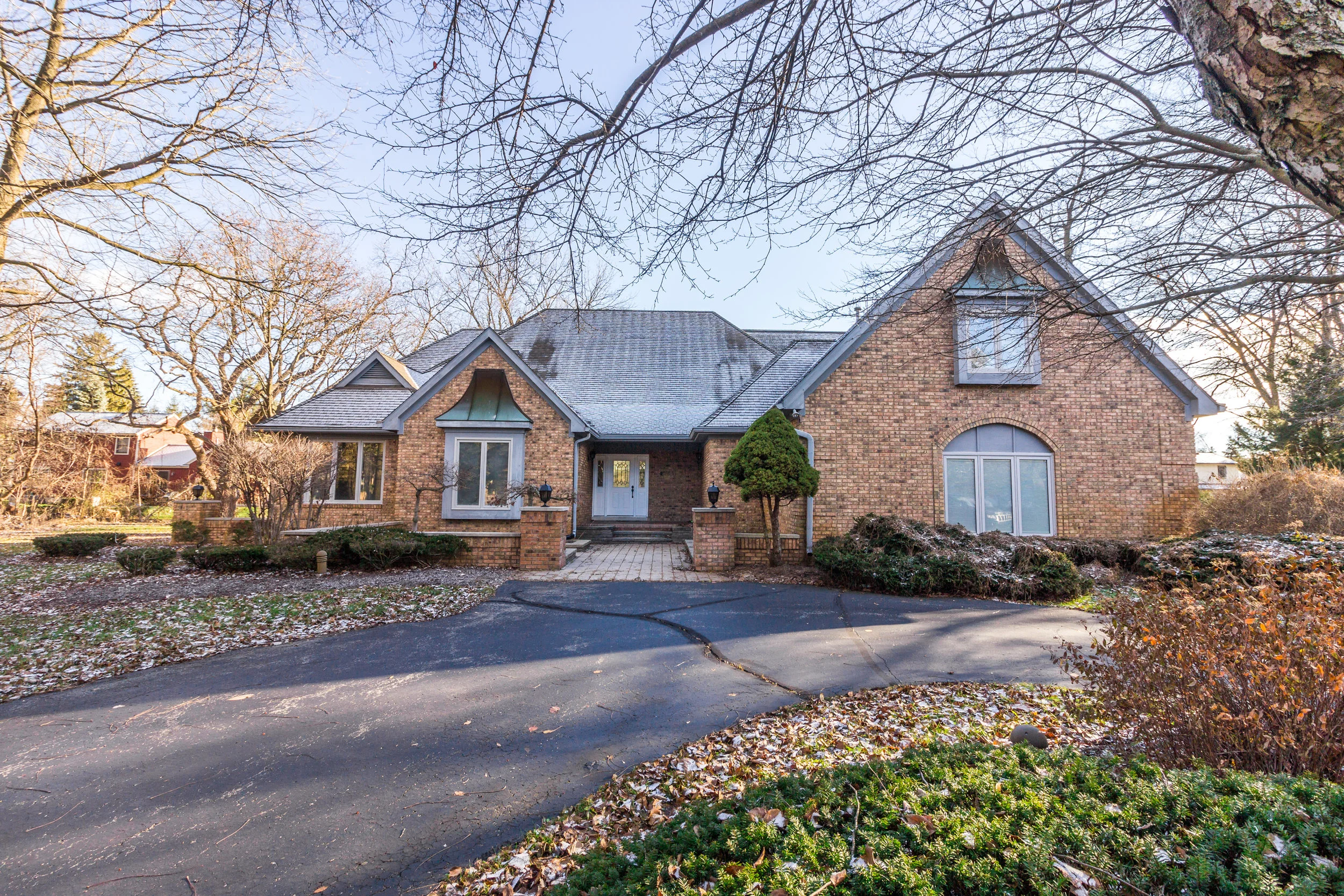 Exteriors (3 of 9).jpg