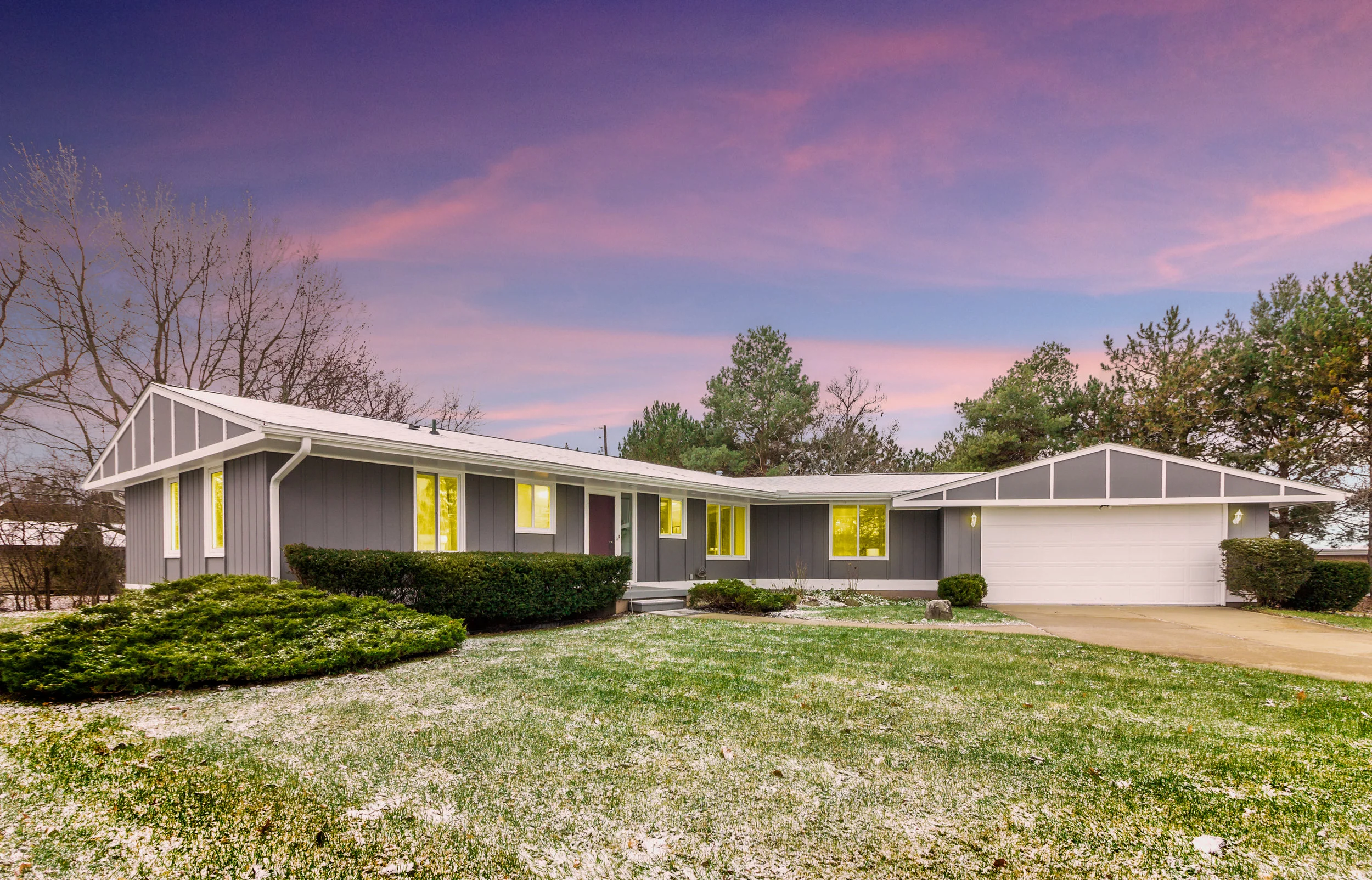 Exteriors (2 of 7).jpg