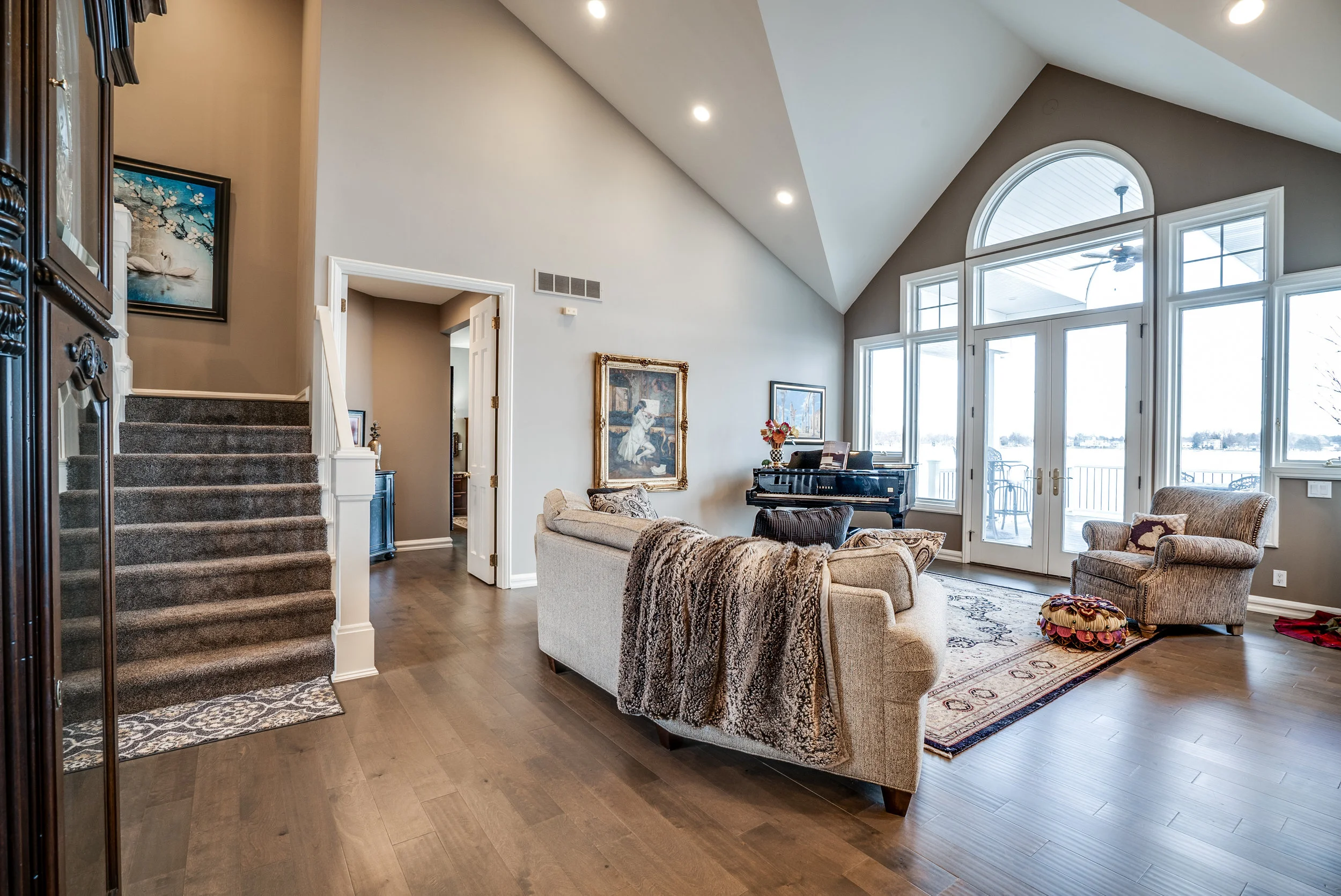 Living Room 2.jpg