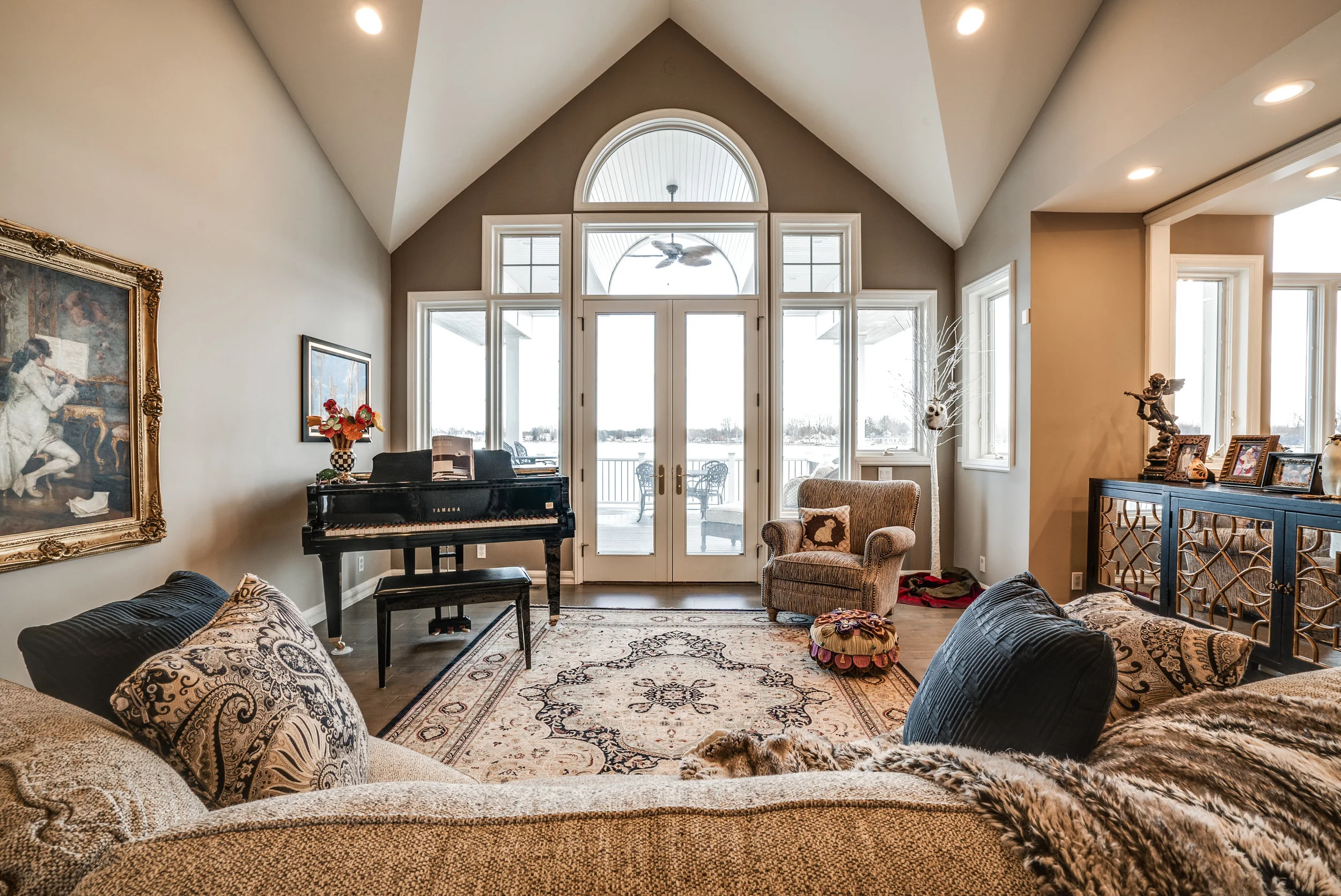 Living Room 4.jpg