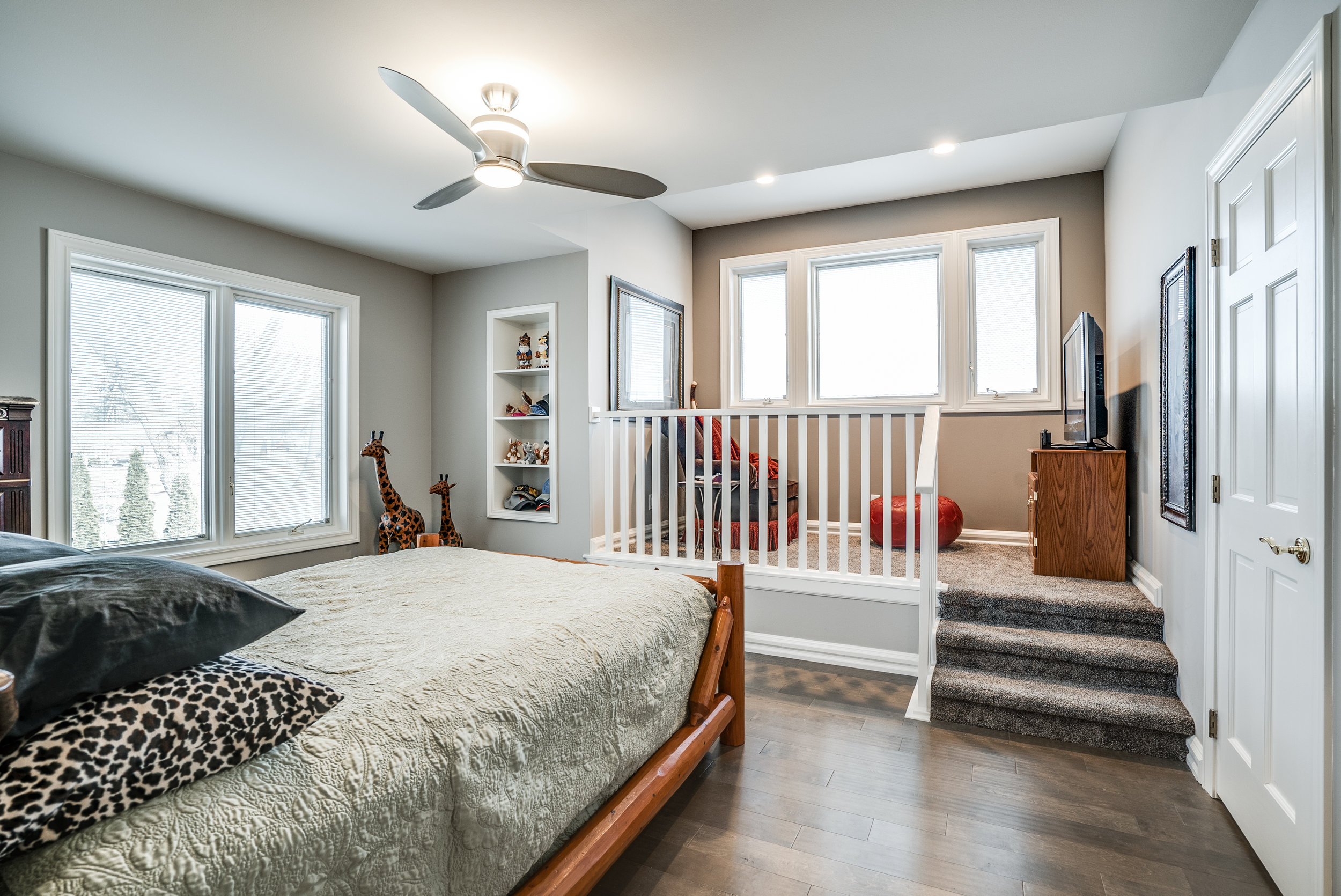 Upstairs Bedroom 2.jpg