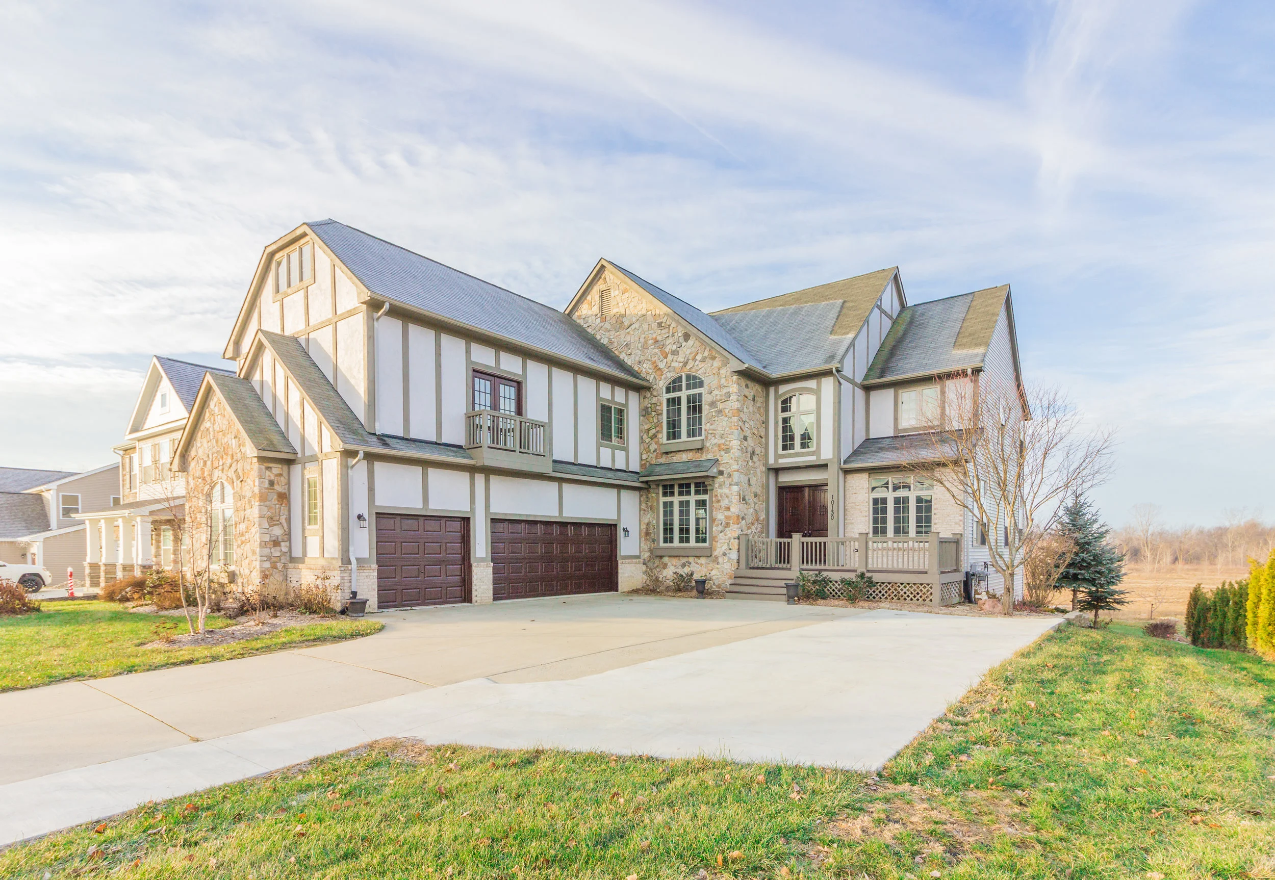 Exteriors (2 of 13).jpg