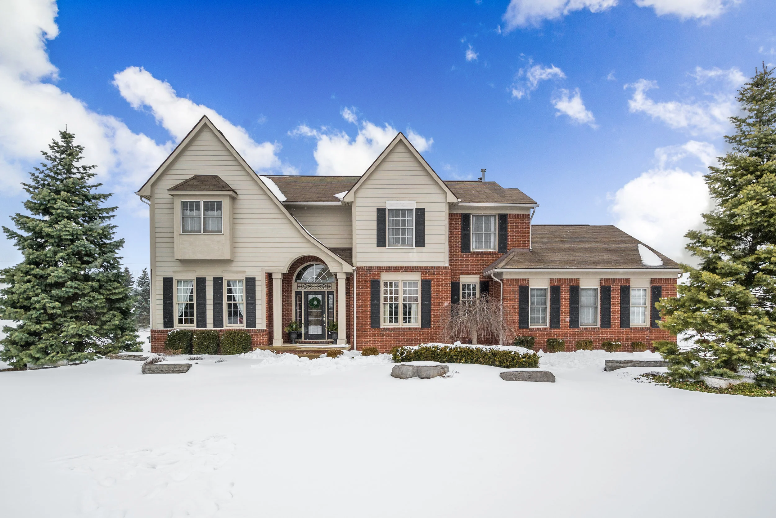 Spacious South Lyon Home For Sale