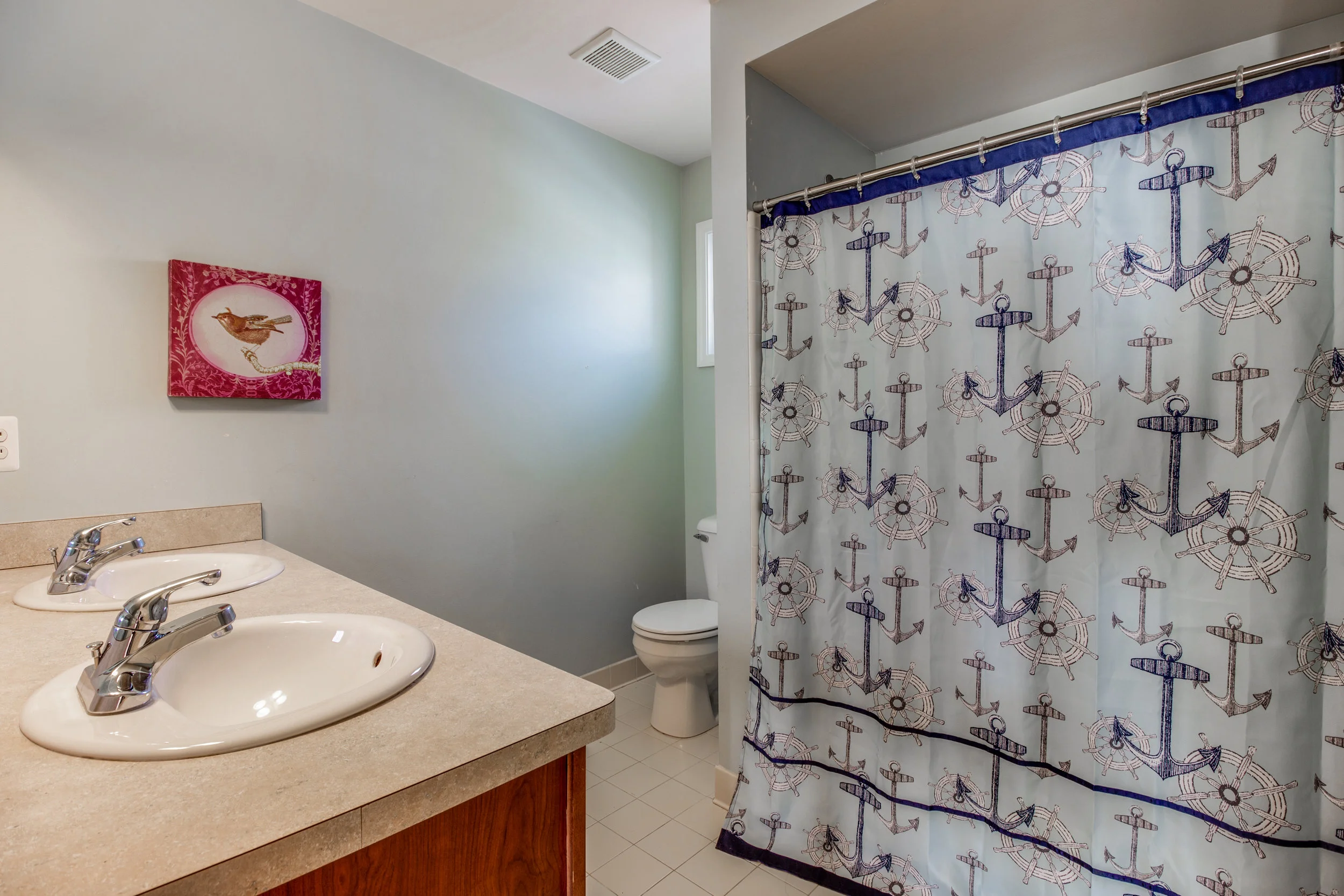 Bathroom 3 (1 of 1).jpg