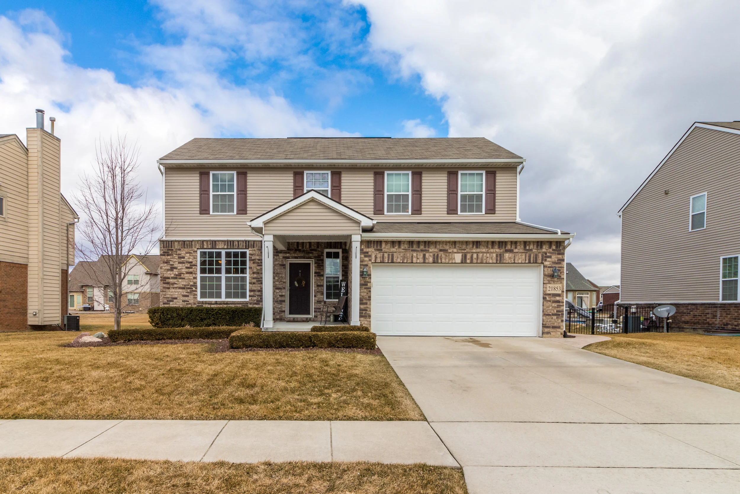 Family Home in Macomb For Sale