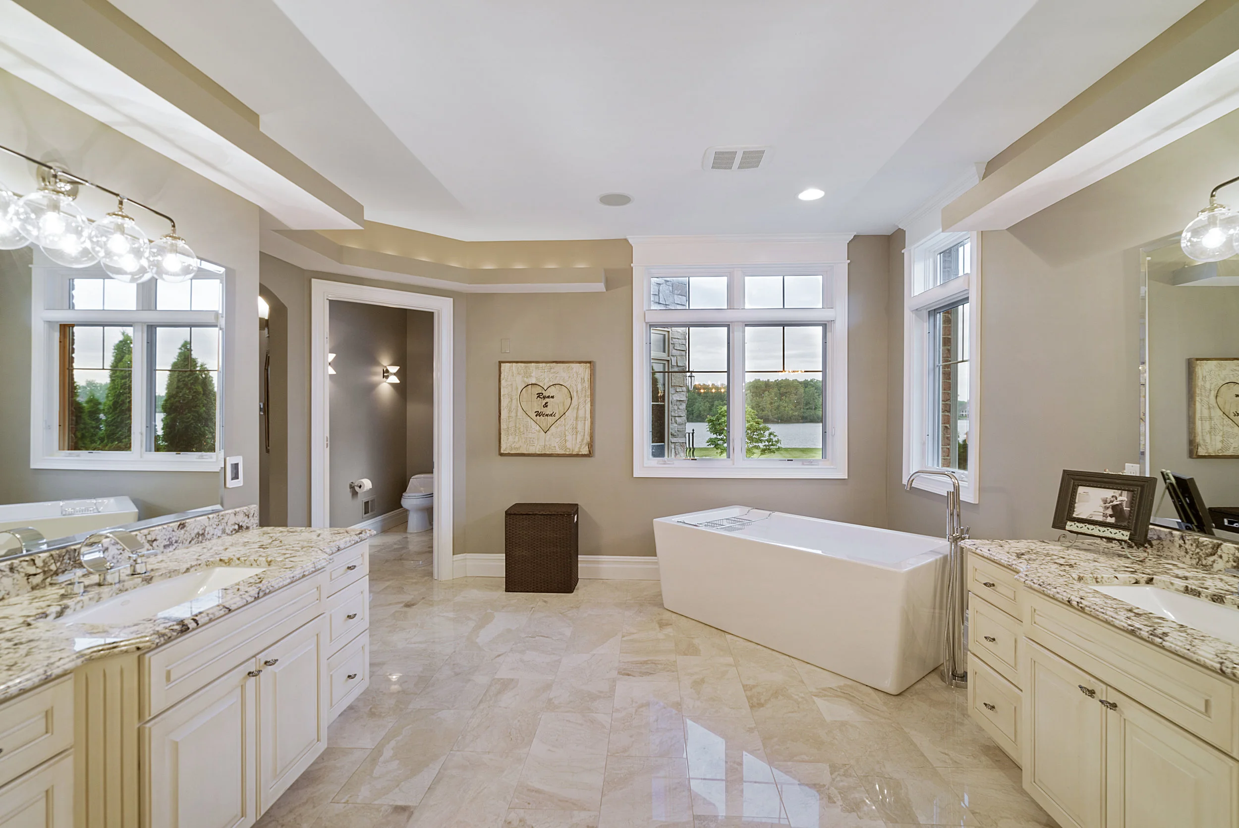 Interiors 37.jpg