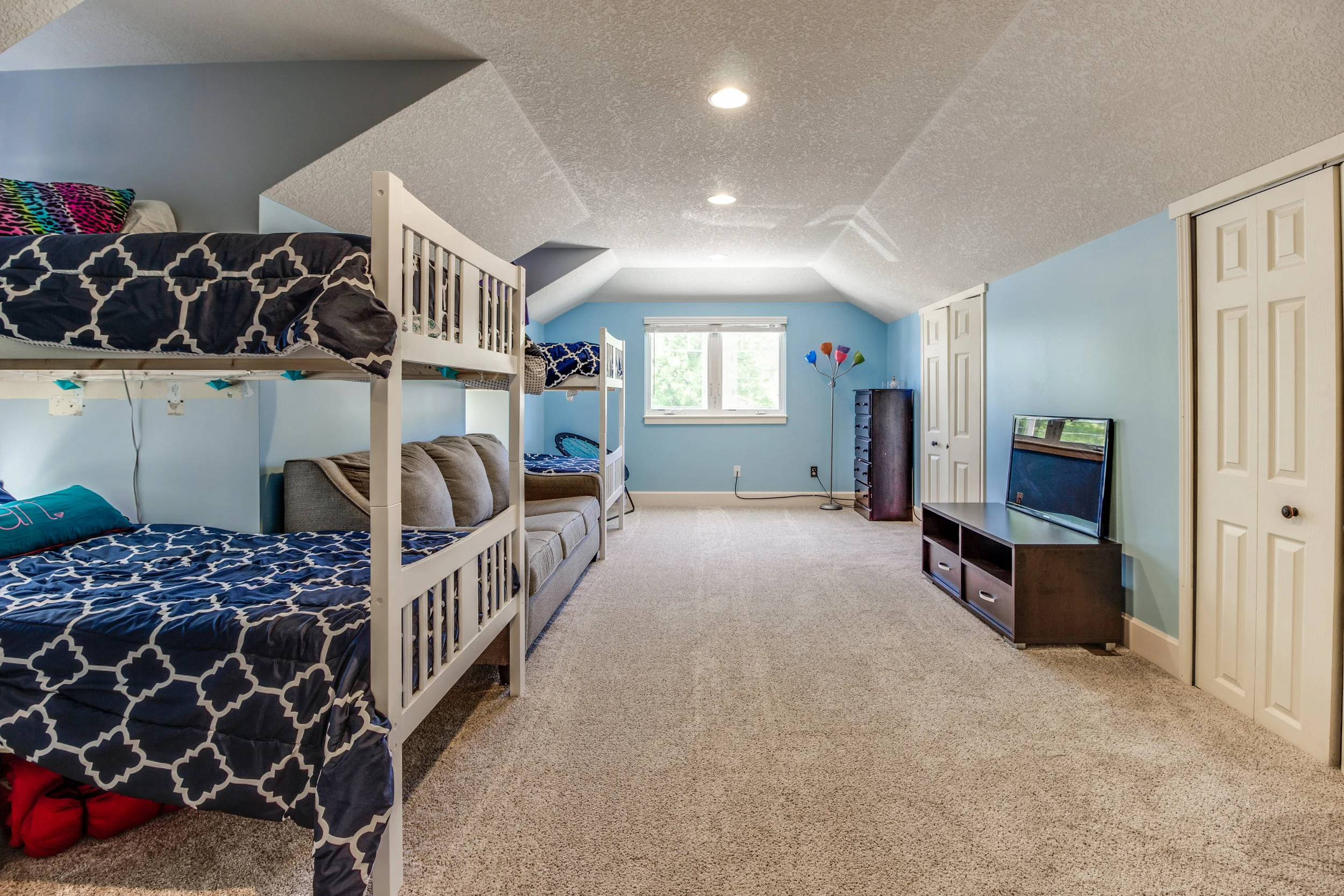 Bed 3 (1 of 3).jpg