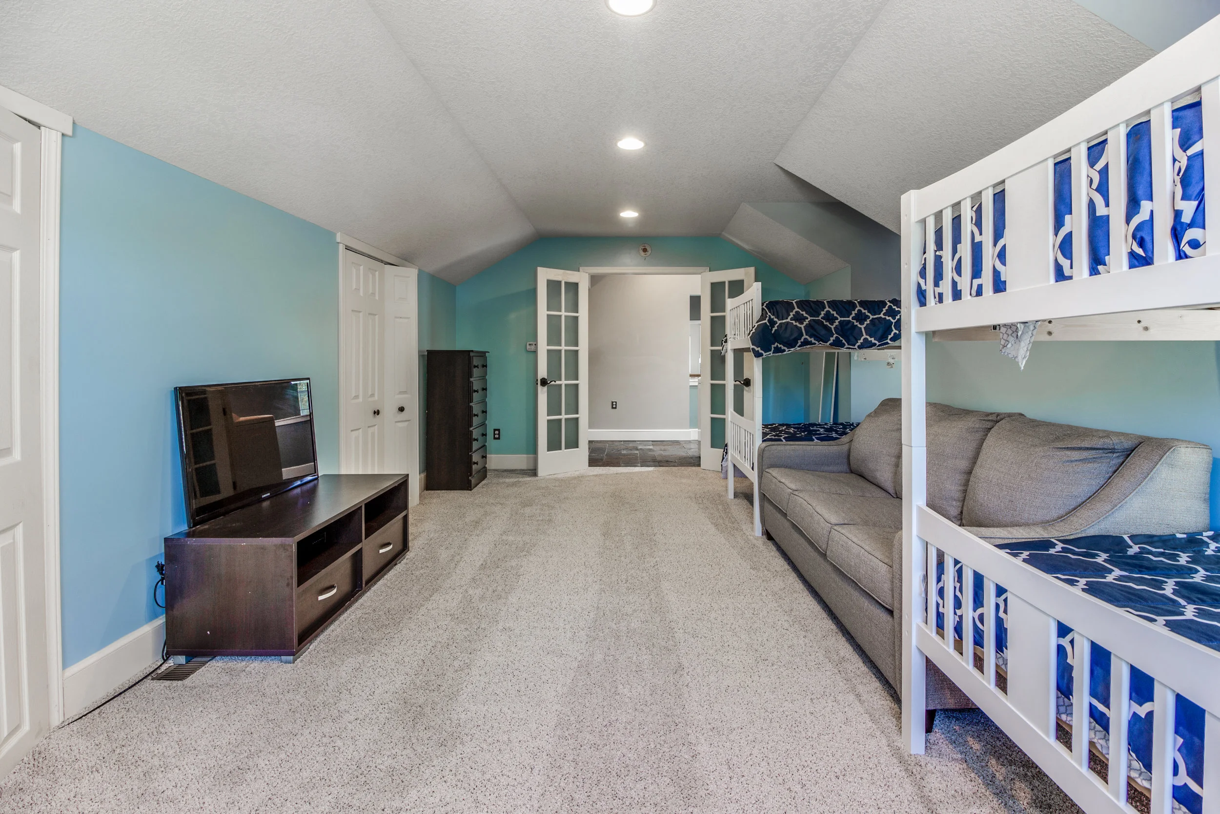 Bed 3 (3 of 3).jpg