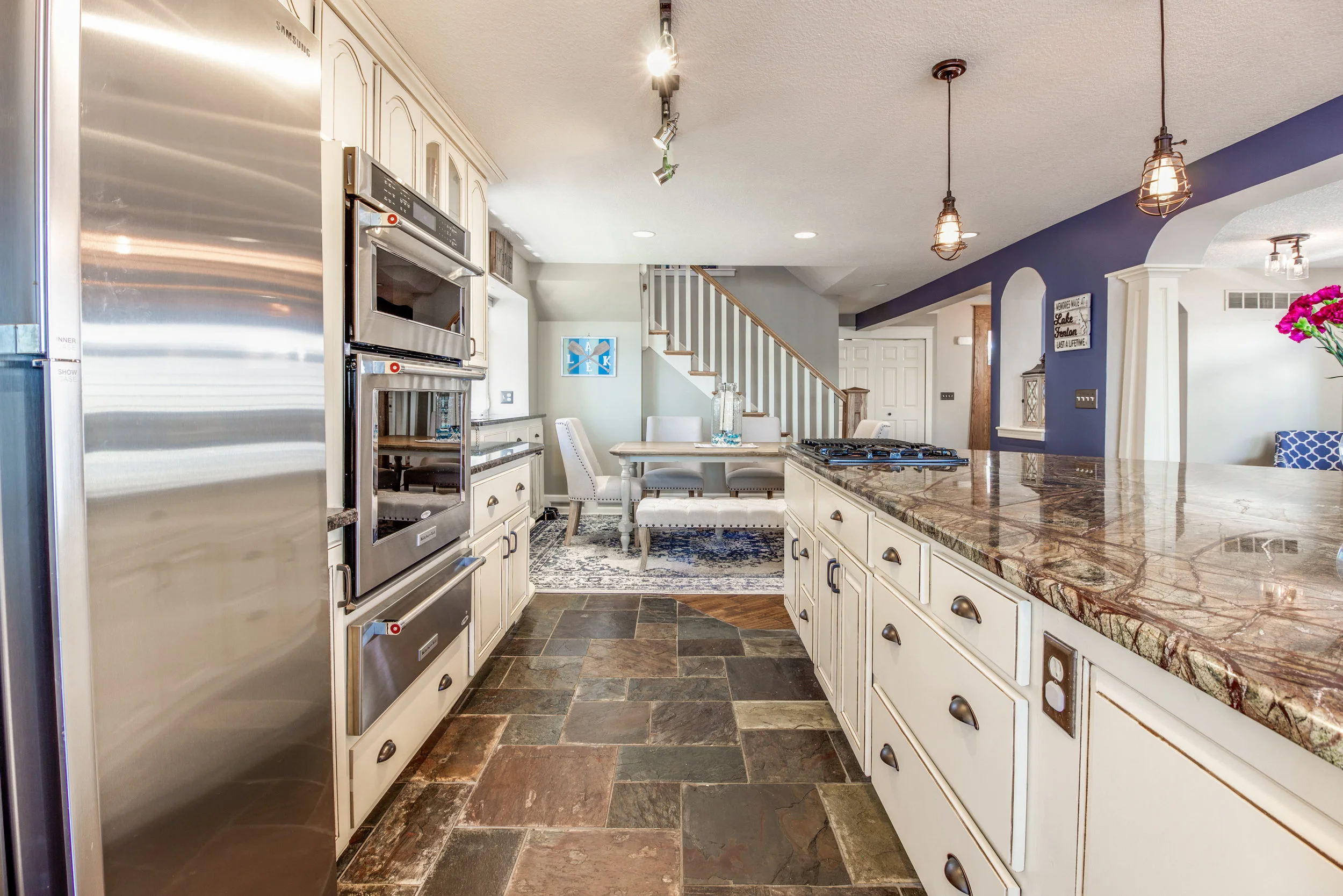 Kitchen-Dining (4 of 11).jpg