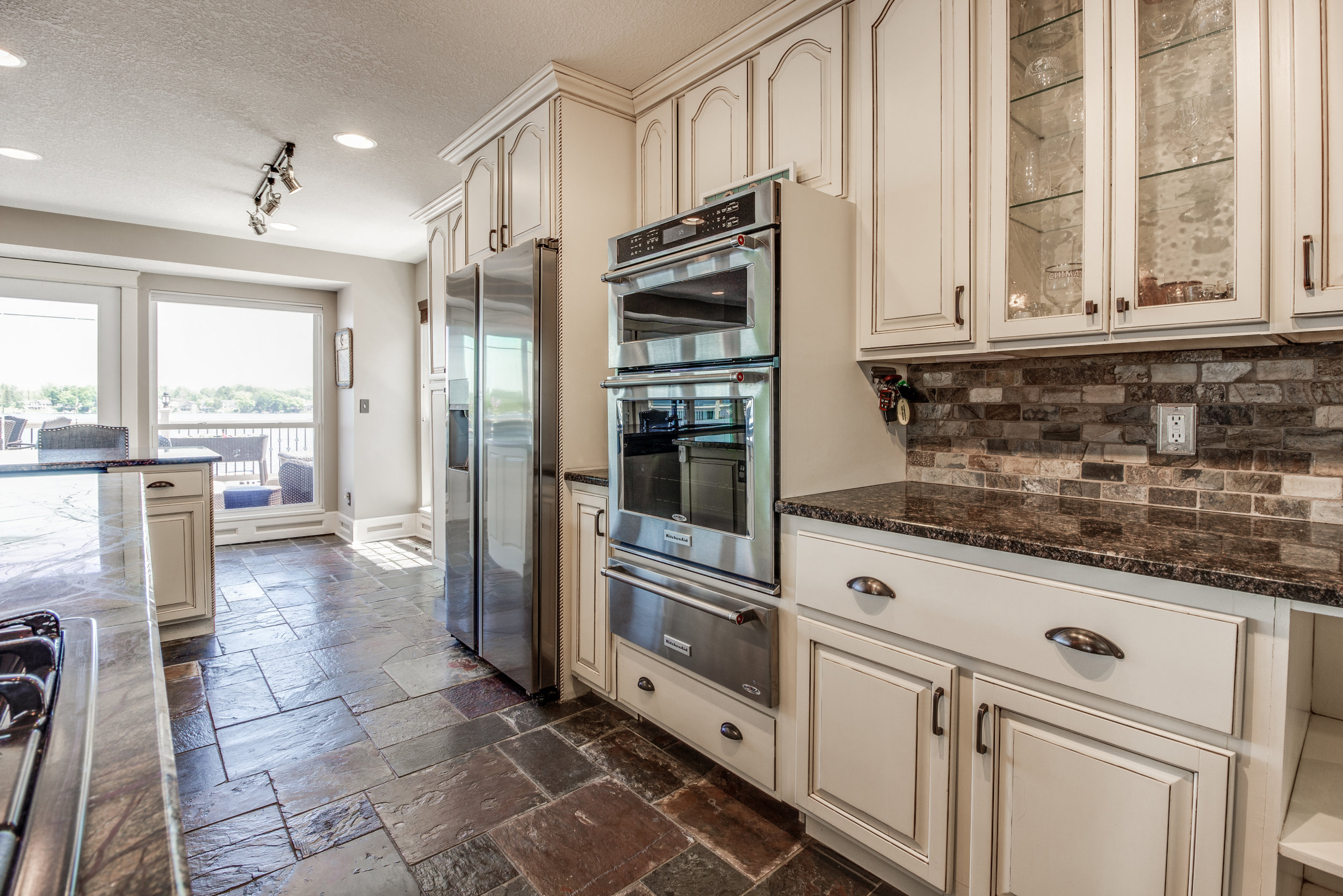 Kitchen-Dining (8 of 11).jpg