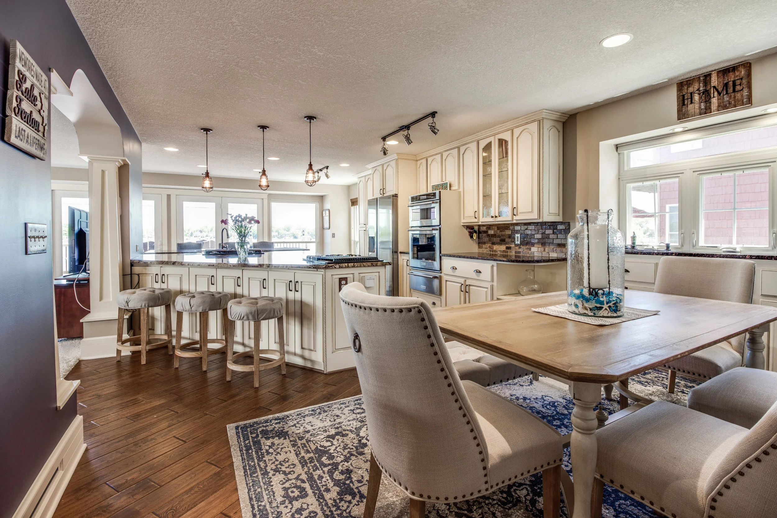 Kitchen-Dining (11 of 11).jpg