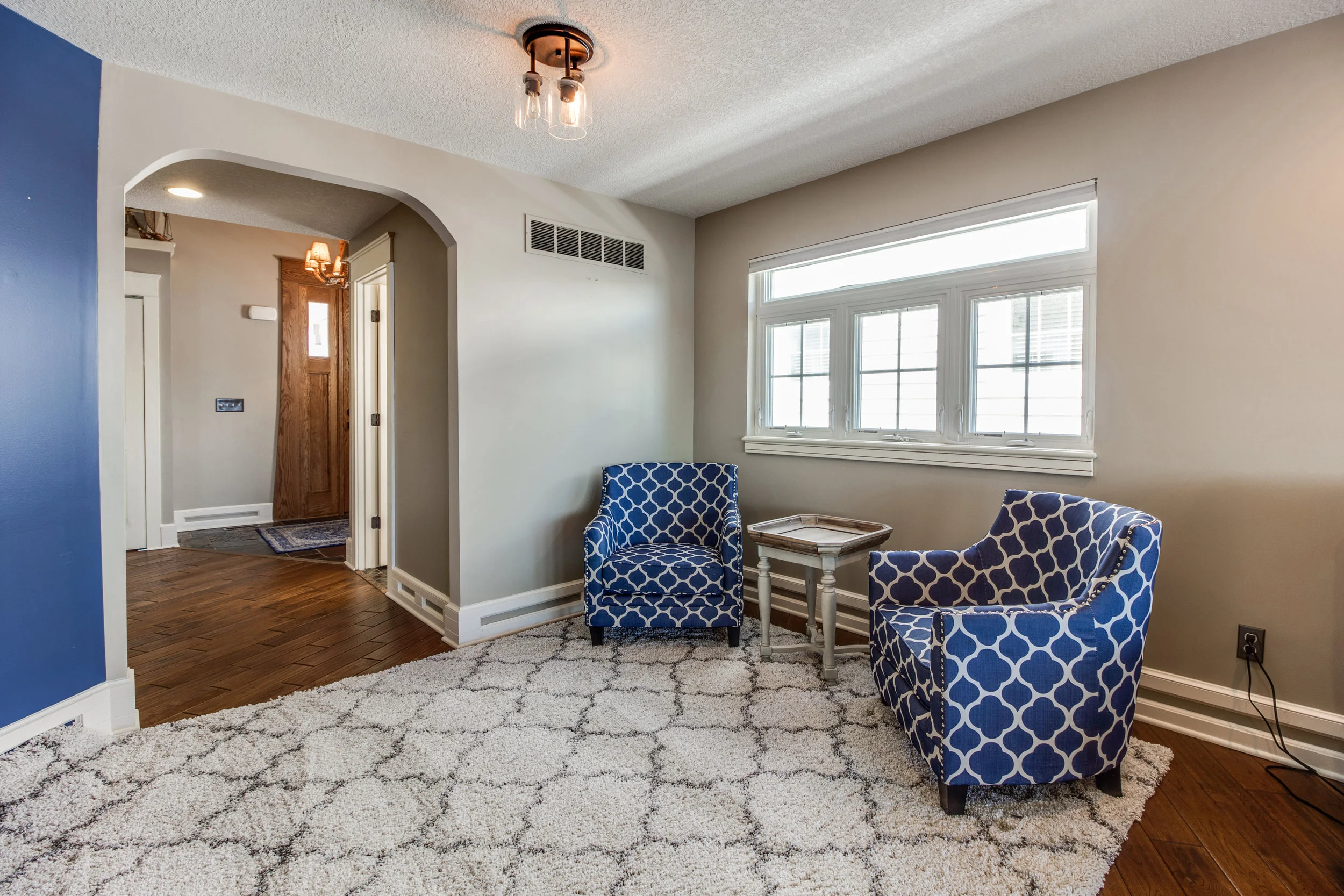 Livingroom (2 of 6).jpg