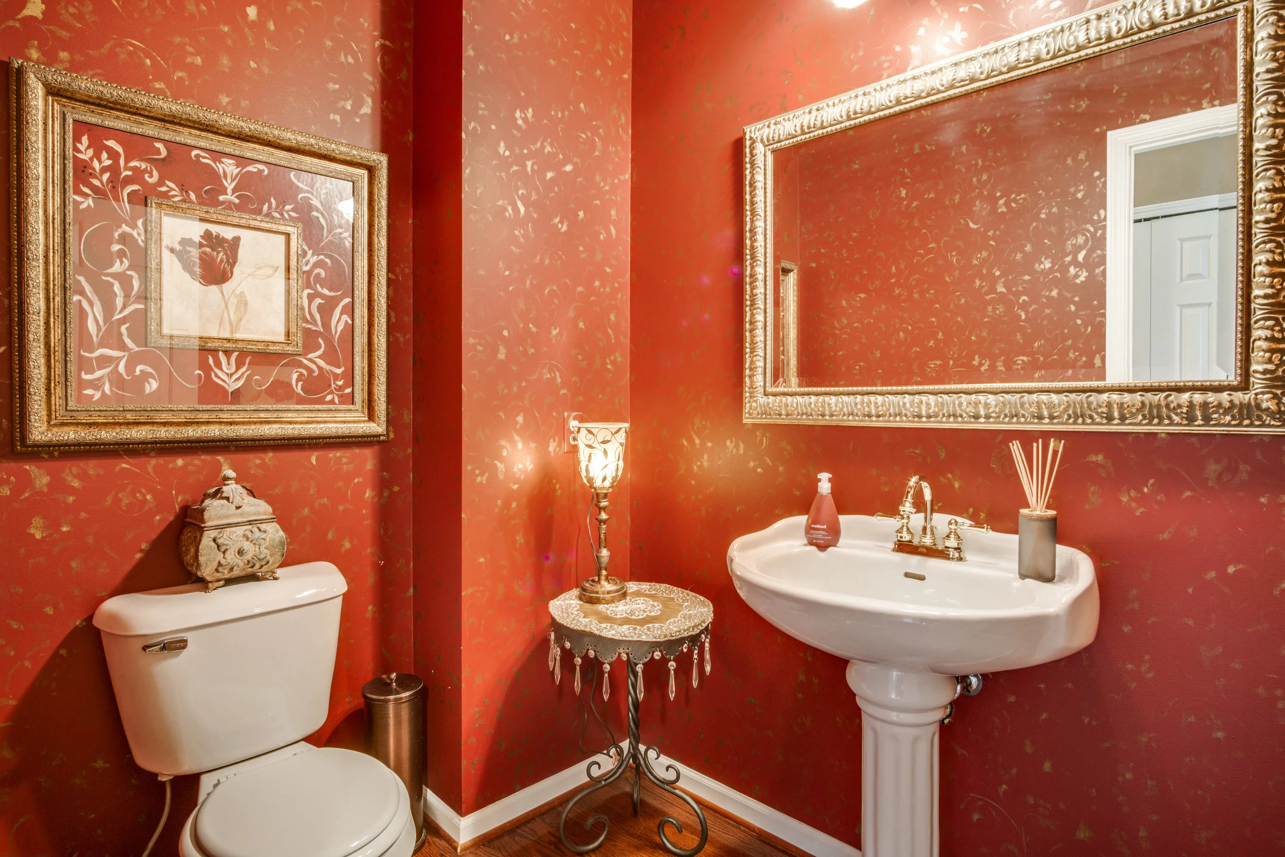 Interiors (6 of 37).JPG