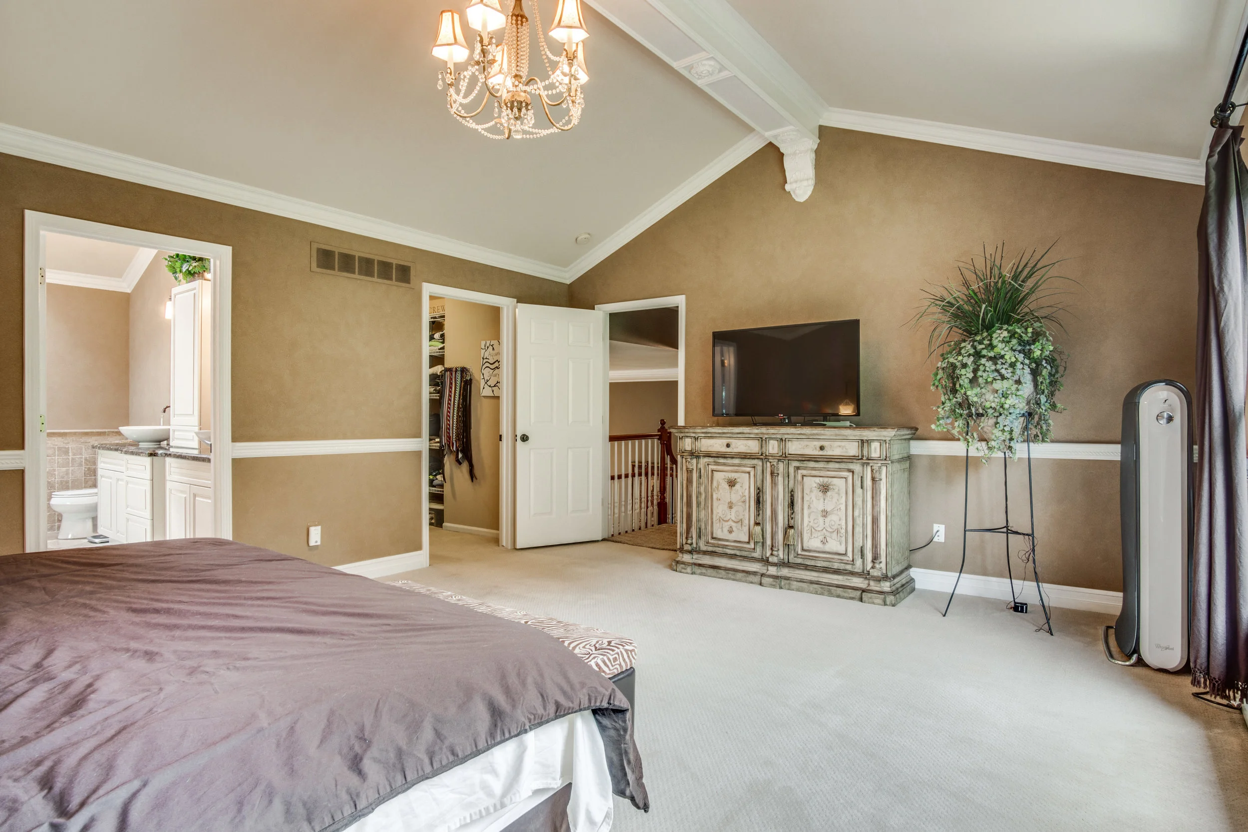 Interiors (26 of 37).JPG