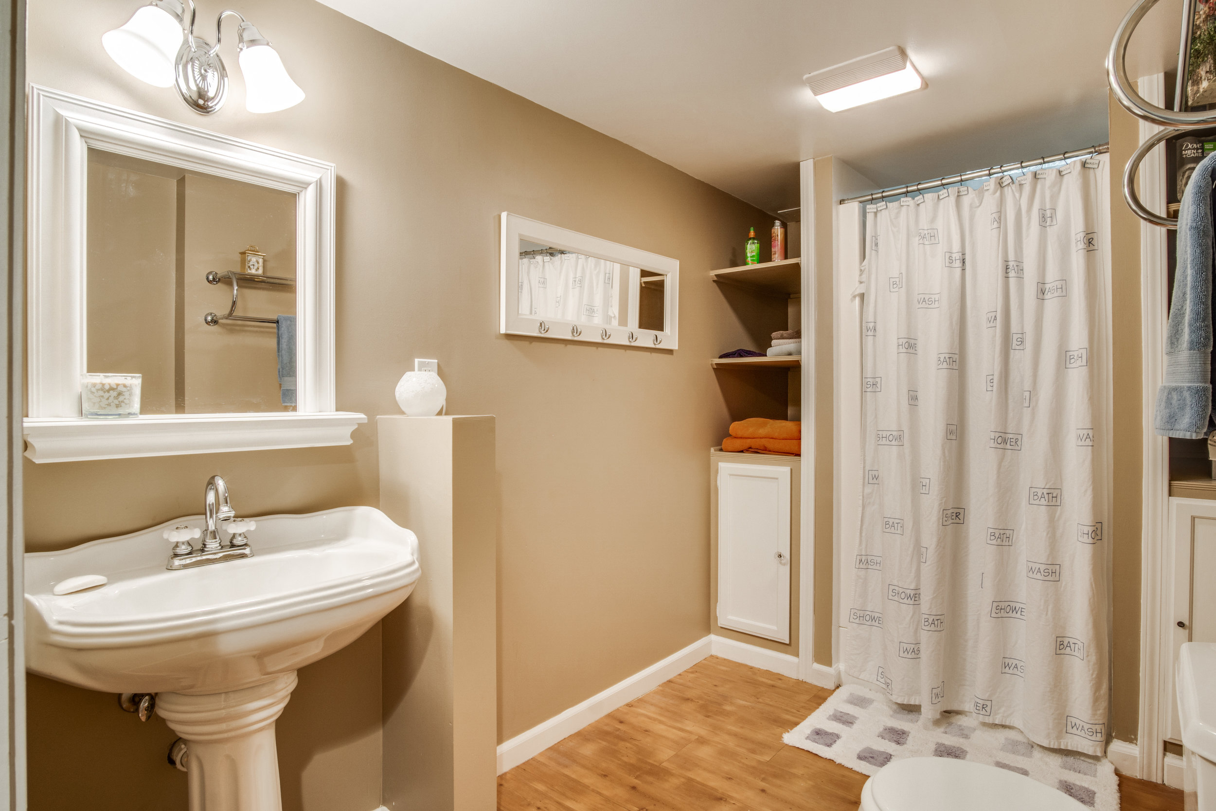 Interiors (34 of 37).JPG