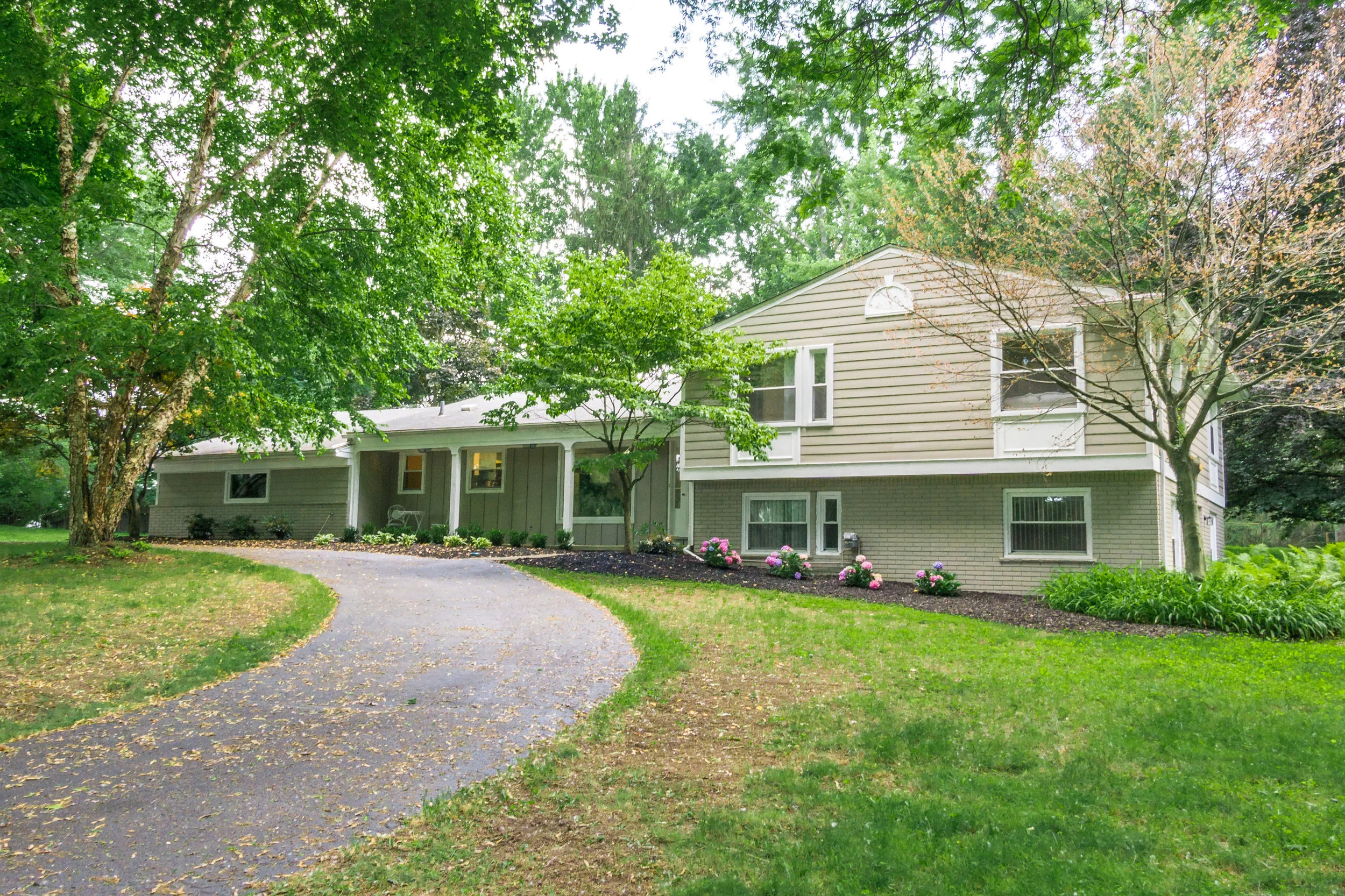 Close Exteriors (2 of 12).jpg
