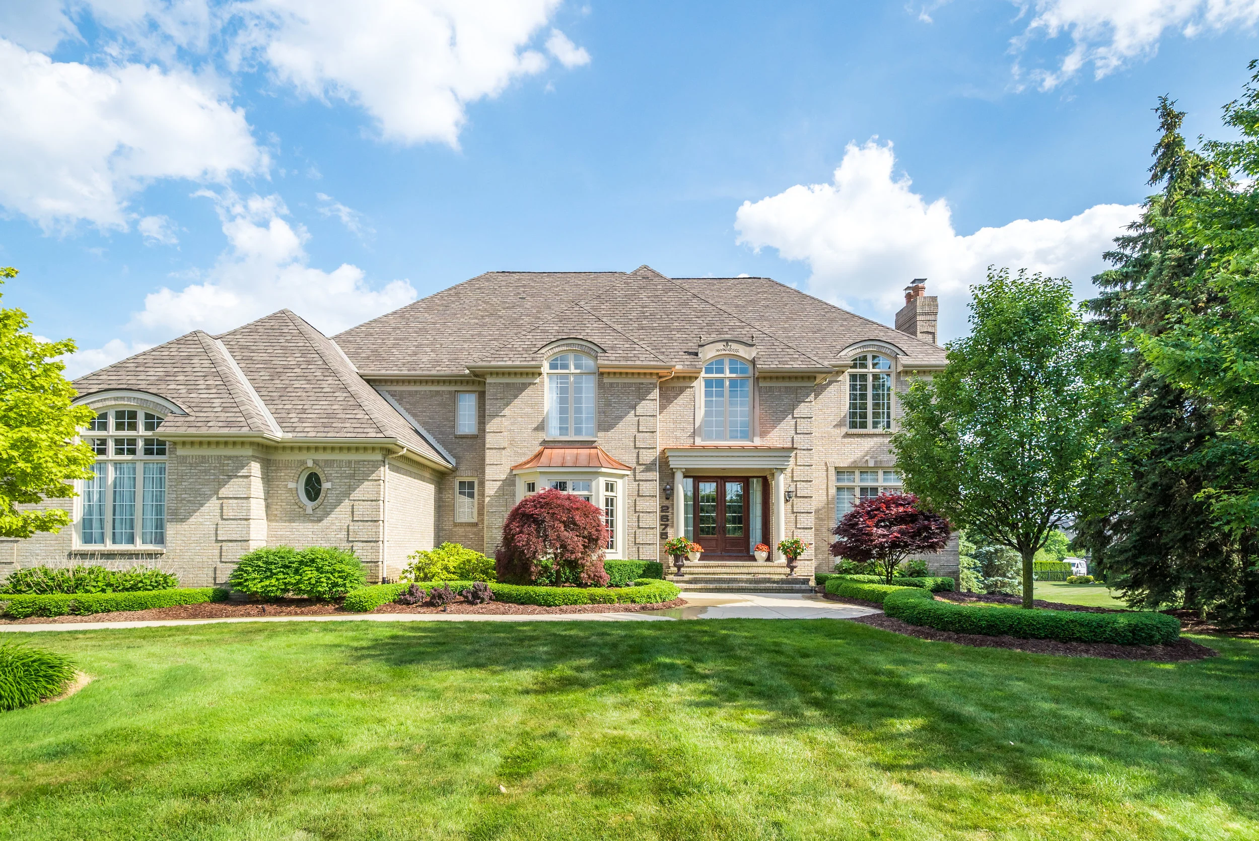 Rochester's Hills of Oakland Colonial