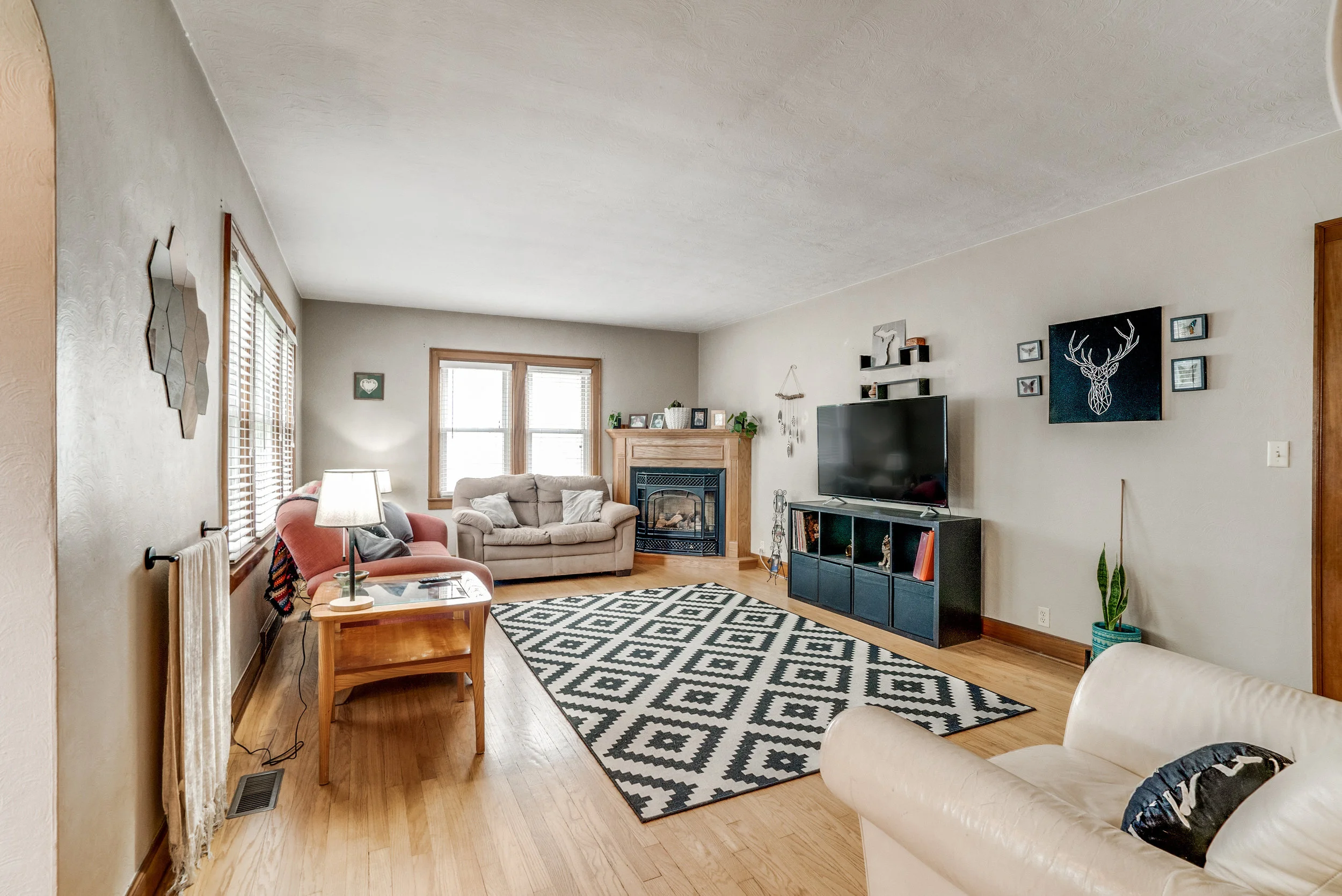 Interiors (1 of 20).jpg