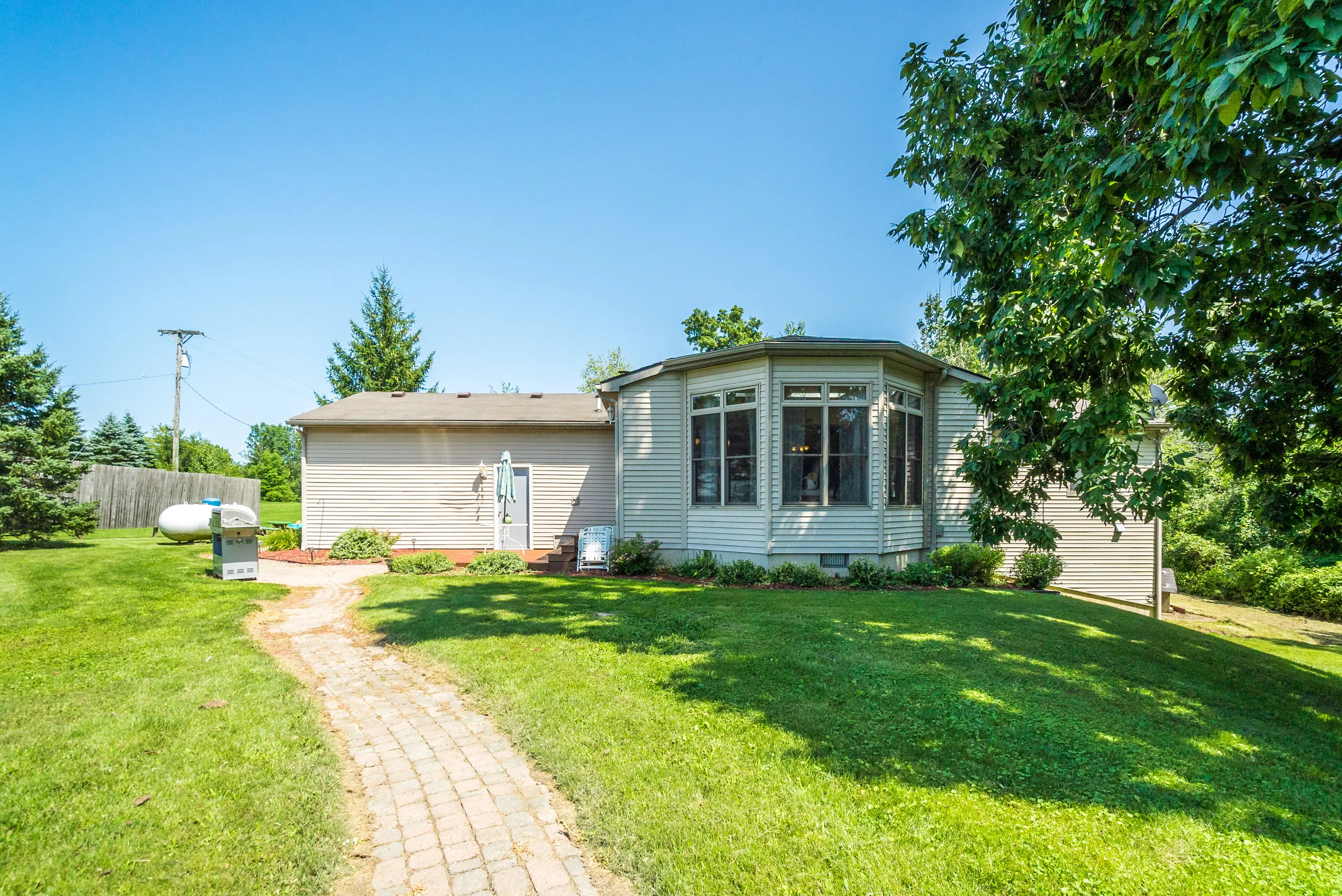 Exteriors (5 of 12).jpg