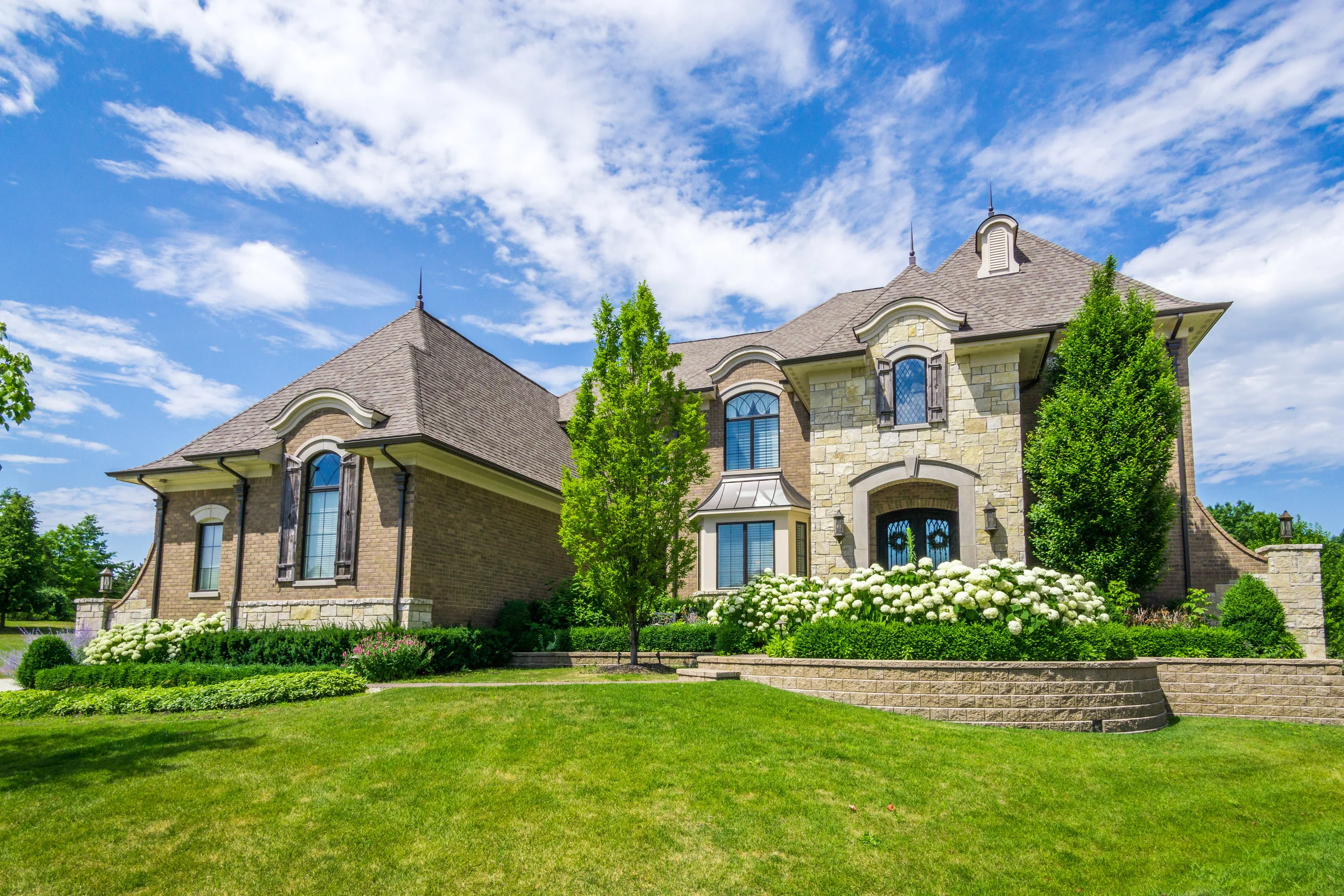 Exteriors (2 of 11).jpg