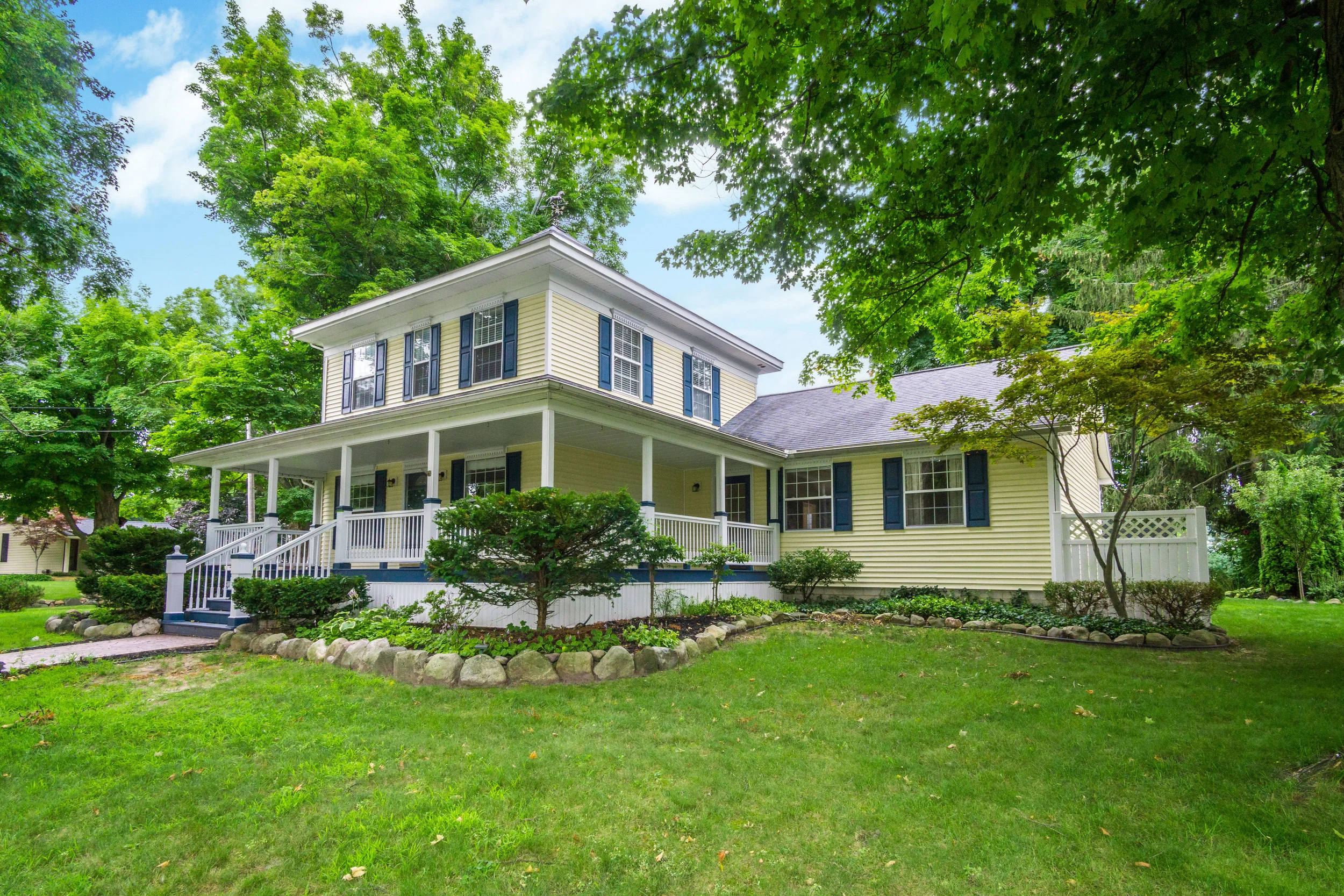 Victorian in Downtown Linden