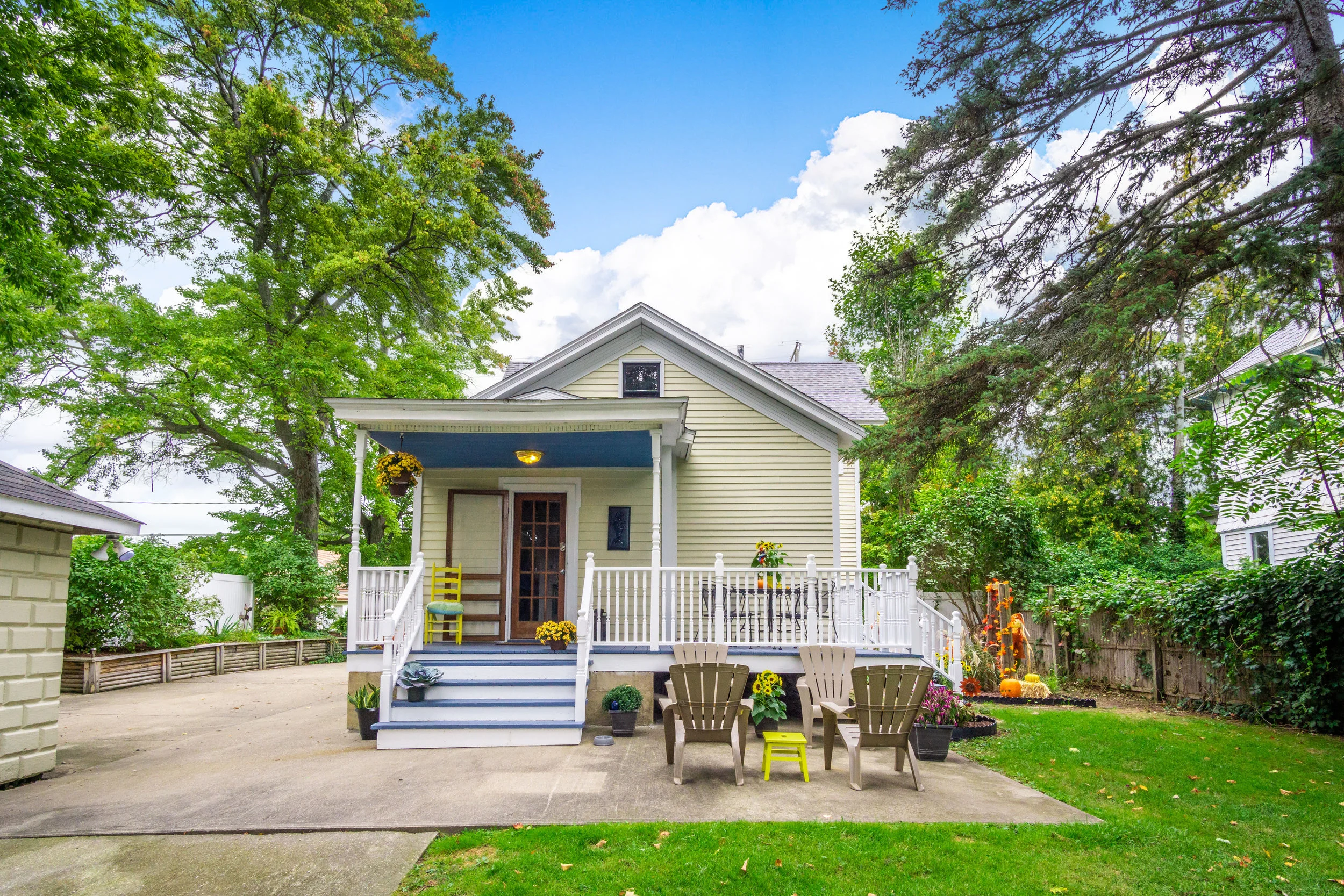 Exteriors (11 of 17).jpg