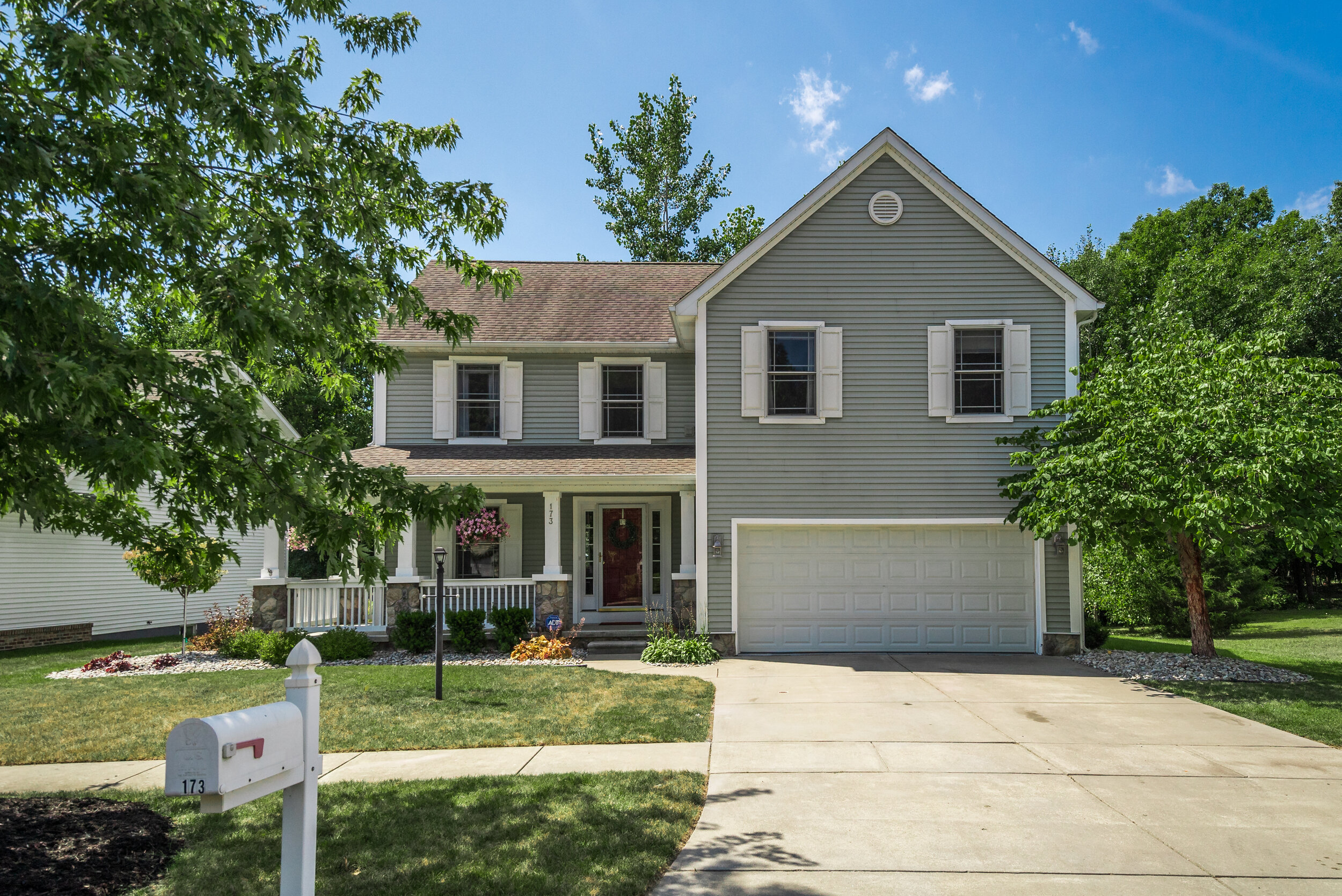 Exteriors (3 of 12).jpg