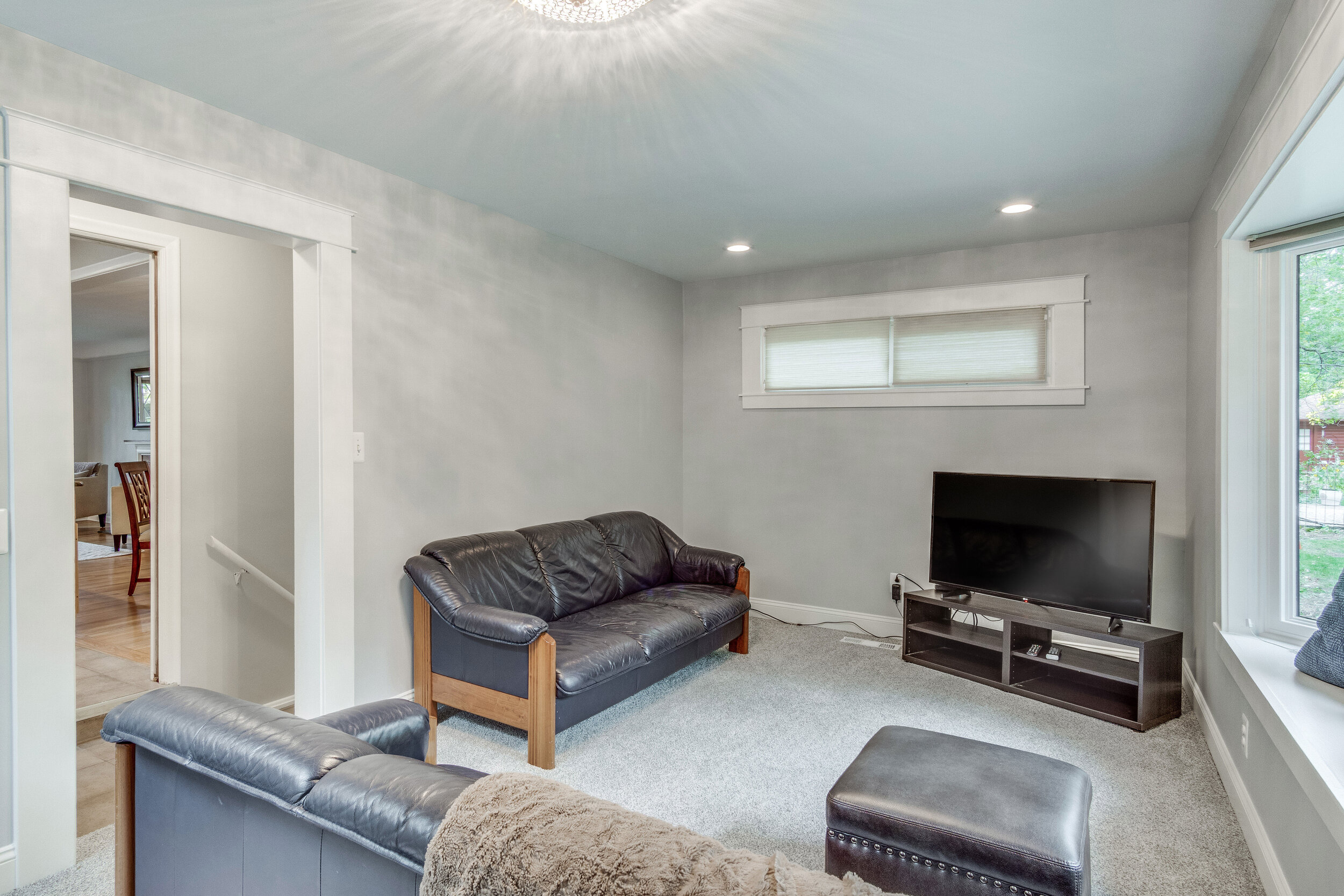 Interiors (16 of 32).jpg