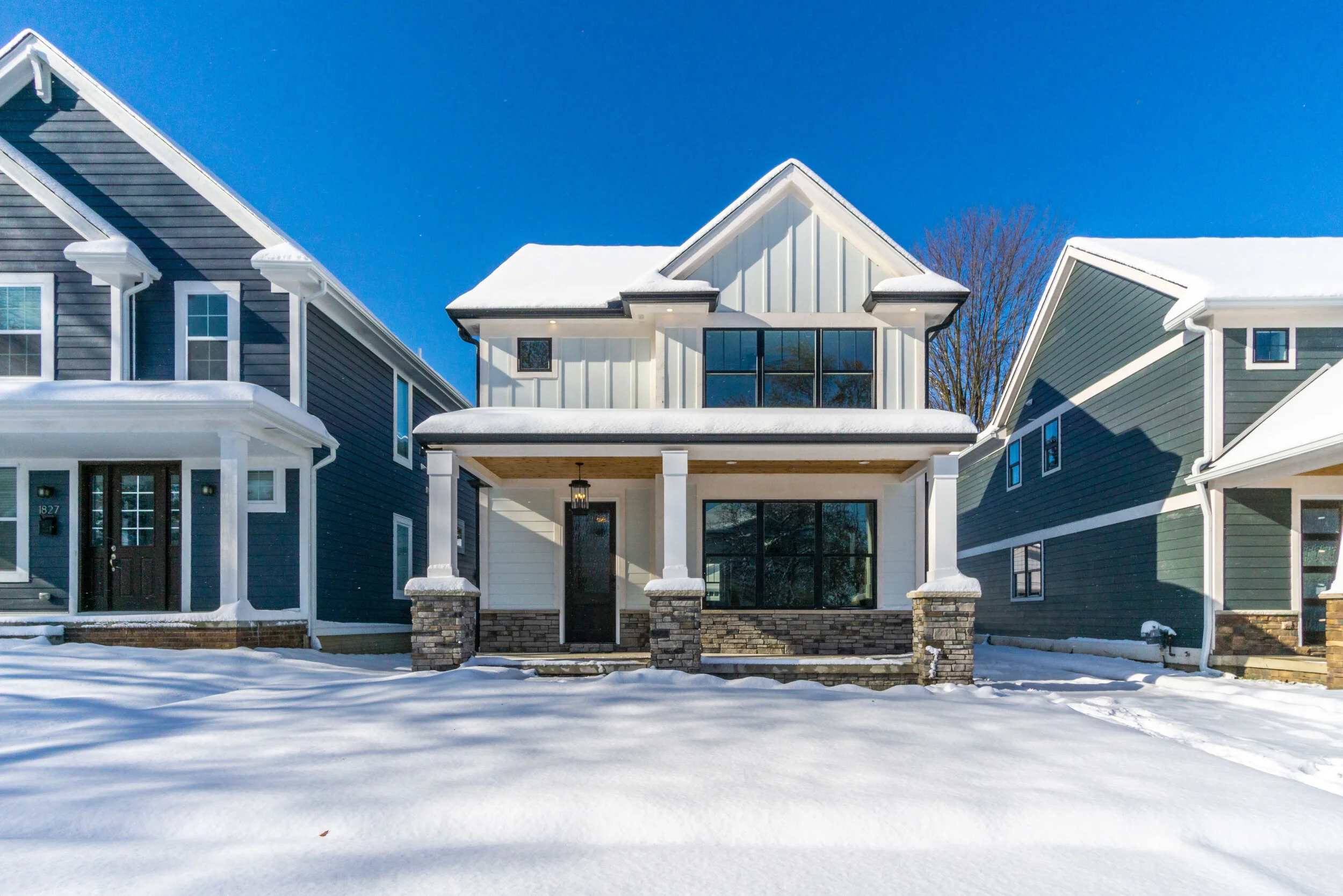 Exteriors (2 of 11).jpg