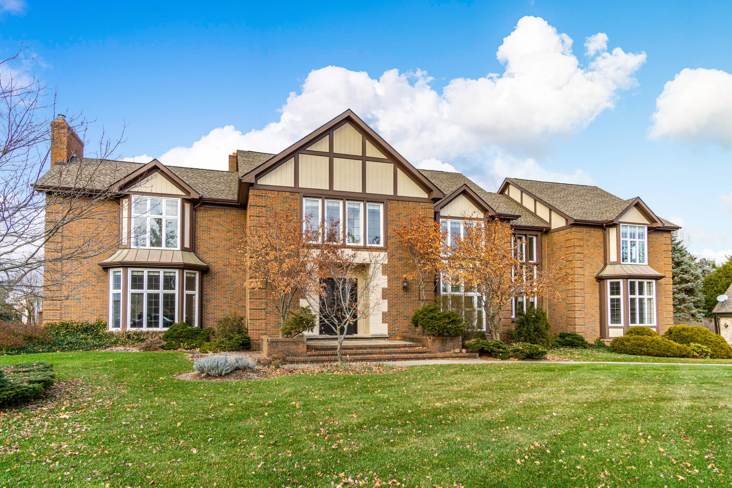 Exteriors (2 of 3).jpg