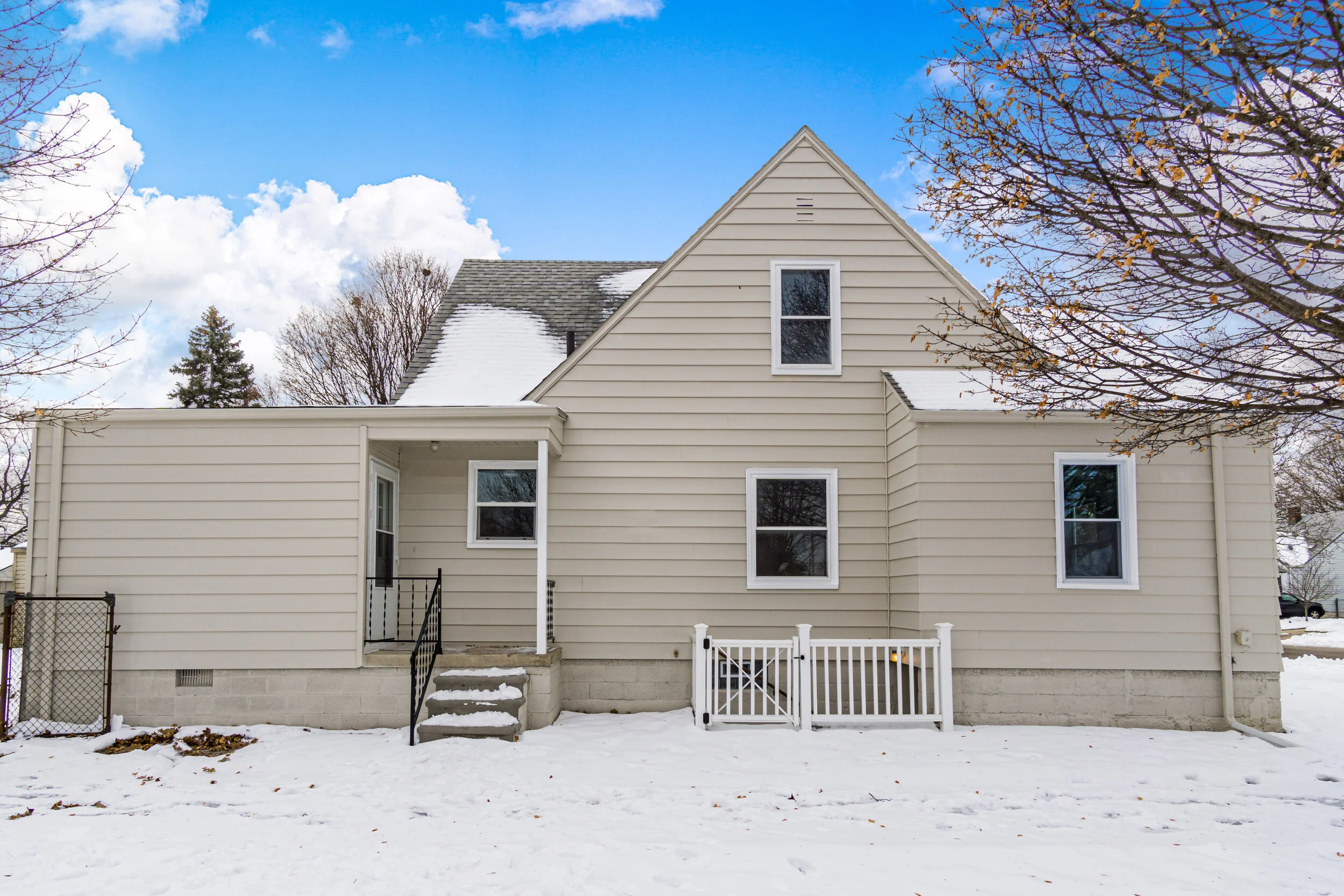 Exteriors (5 of 11).jpg