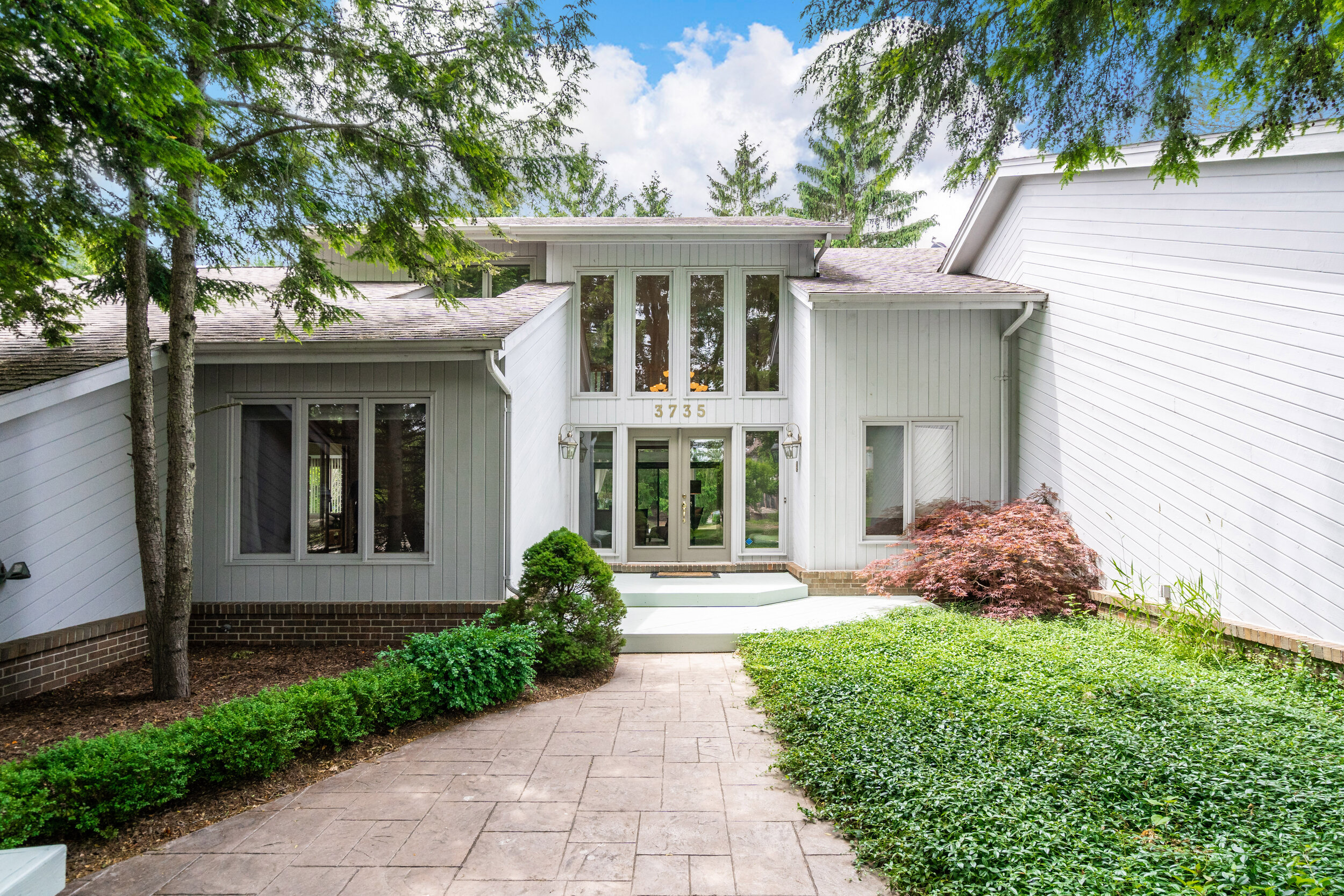 Exteriors (2 of 14).jpg