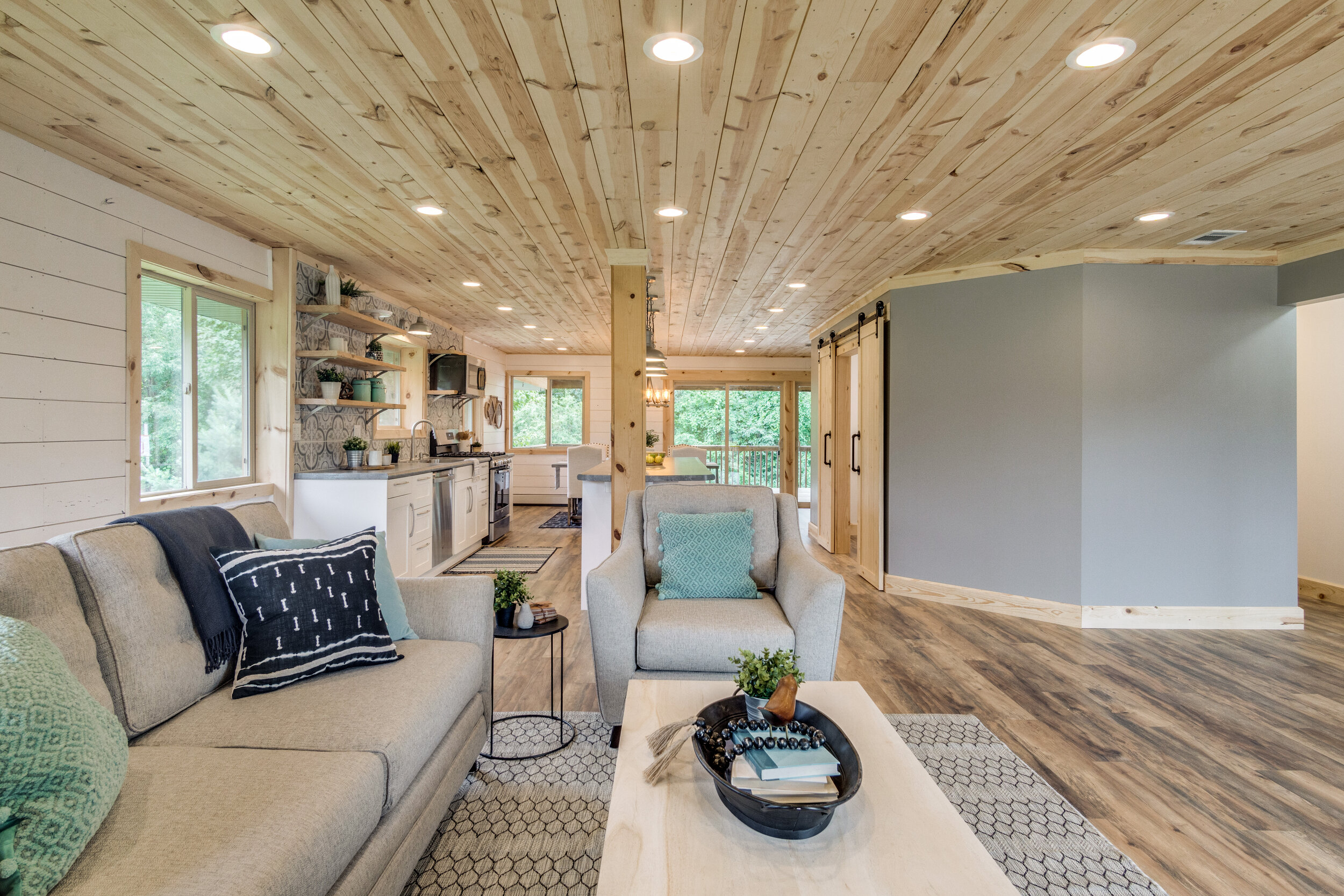 Interiors (16 of 45).jpg
