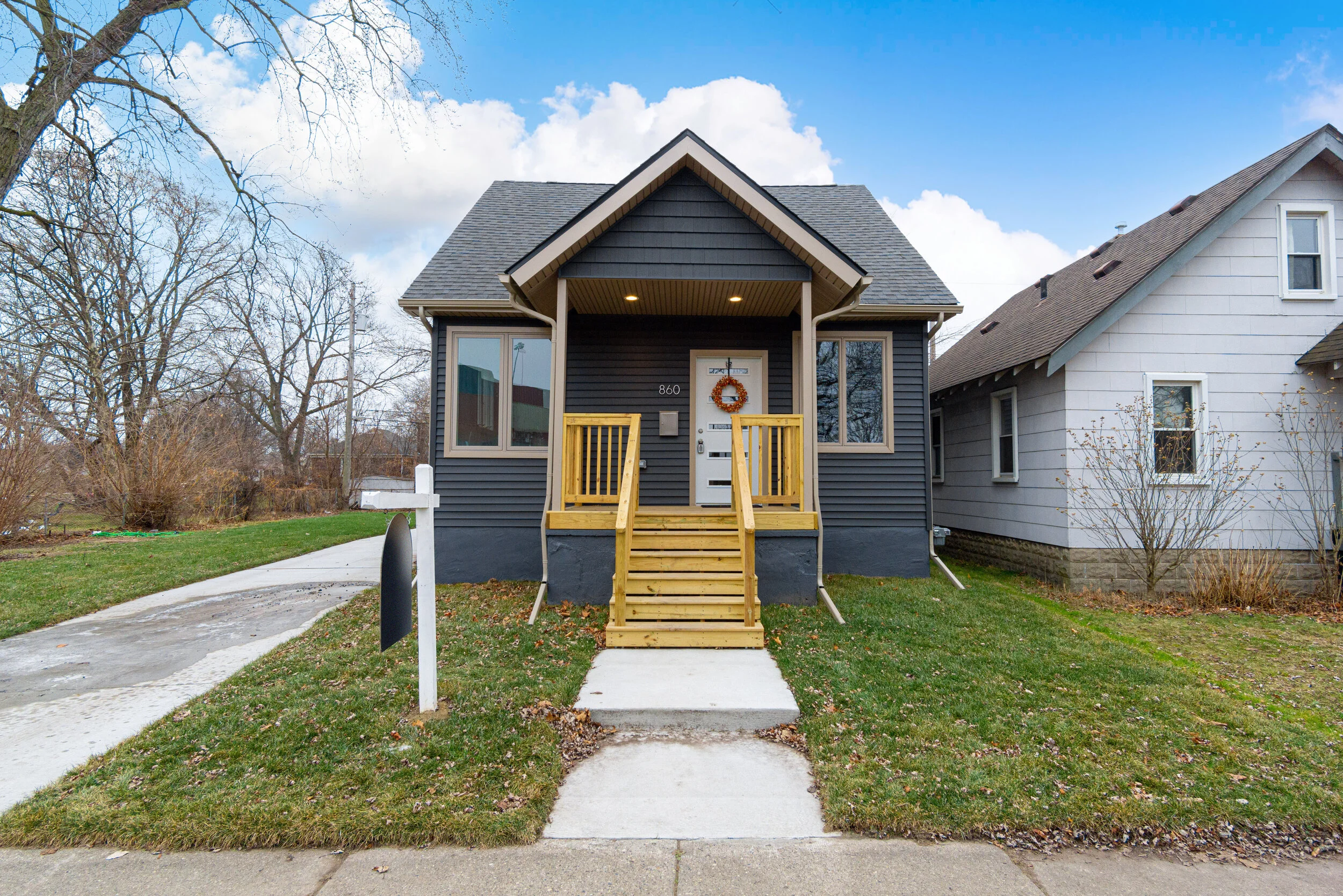 Exteriors (2 of 9).jpg