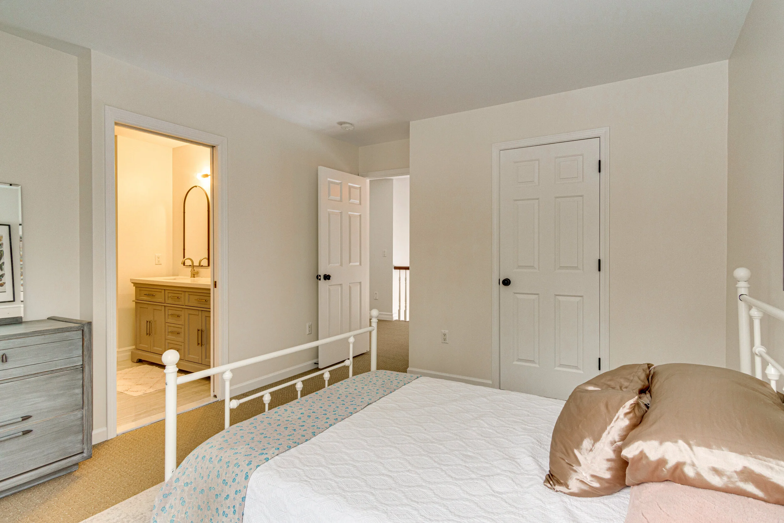 Interiors (40 of 82).jpg