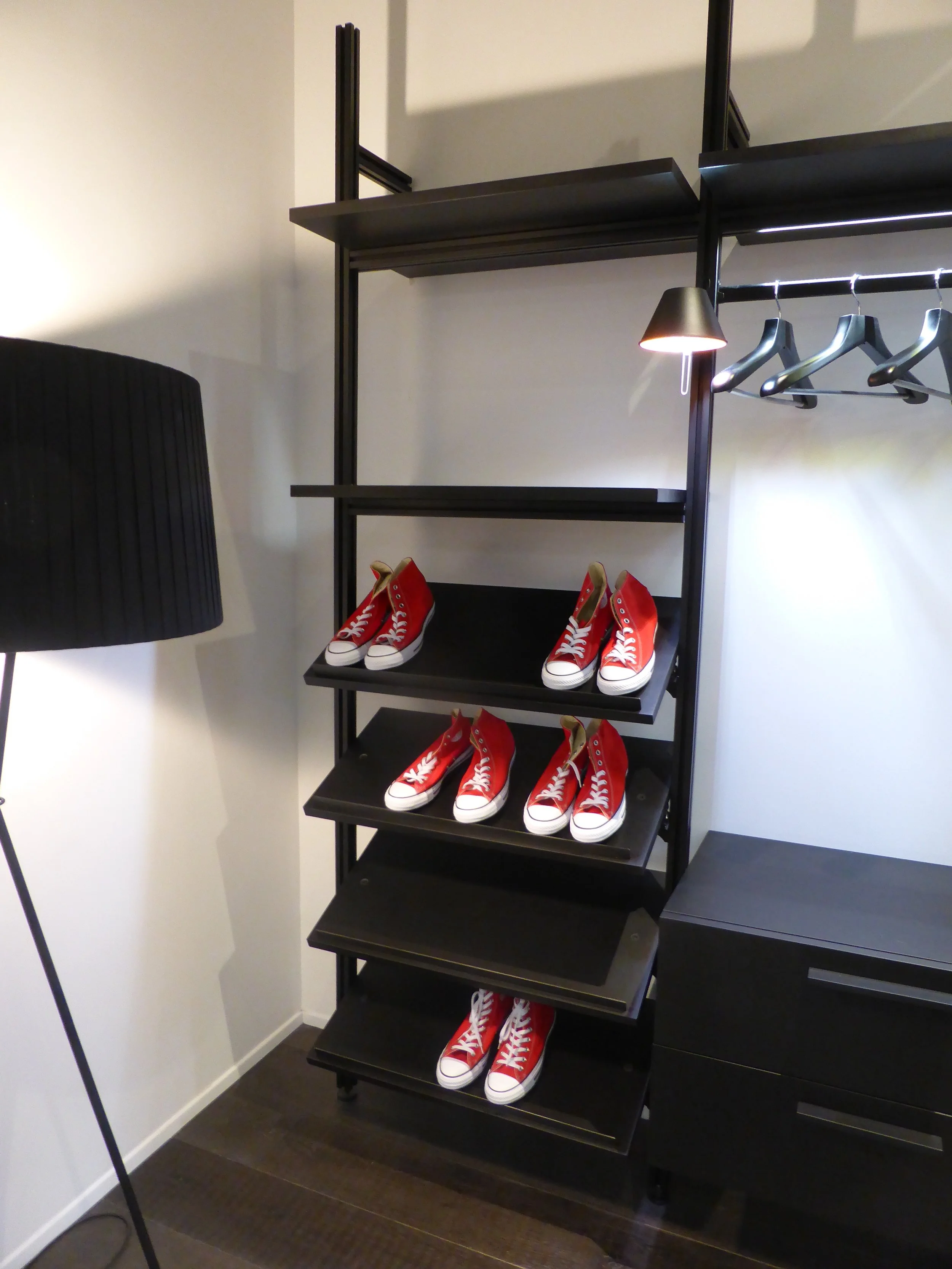 POL.closet00003.jpg